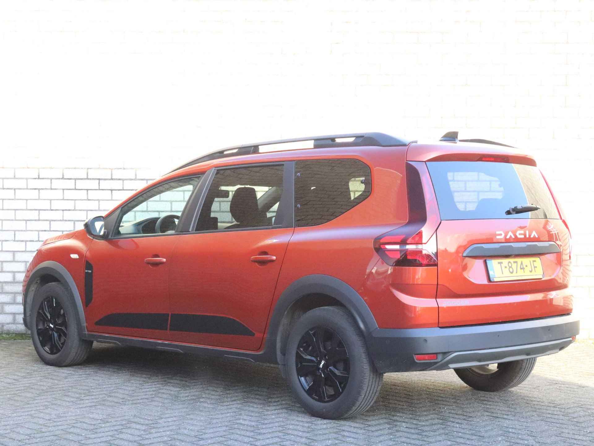 Dacia Jogger 1.0 TCe 100 ECO-G Extreme | 7-persoons | Navigatie | Achteruitrijcamera | Stoelverwarming - 7/33