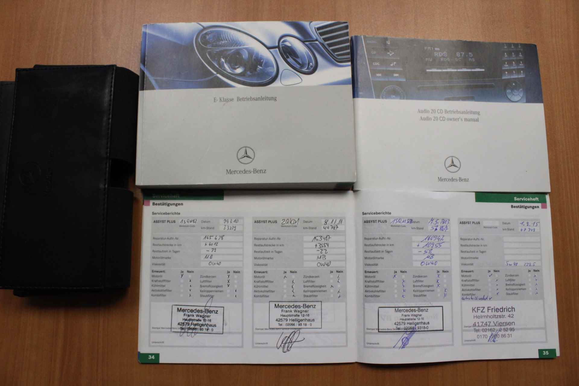 Mercedes-Benz E-Klasse E-KLASSE 240 AUTOMAAT / UNIEKE YOUNGTIMER!! / MAANDAG 2de PINKSTERDAG GESLOTEN - 24/28