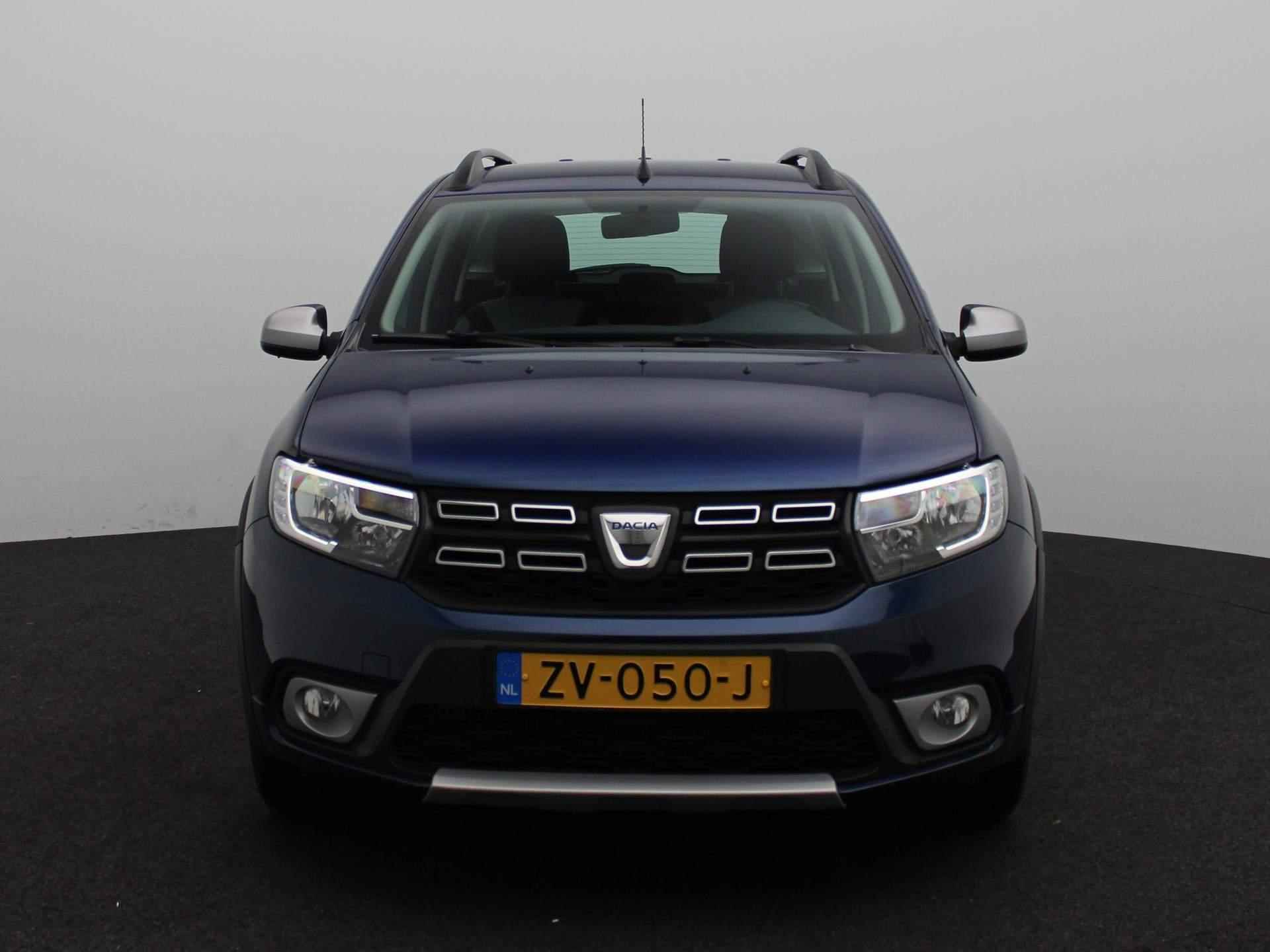 Dacia Logan MCV TCe 90 Stepway | Navigatie | Achteruitrijcamera | Airco | Parkeersensoren achter - 3/25