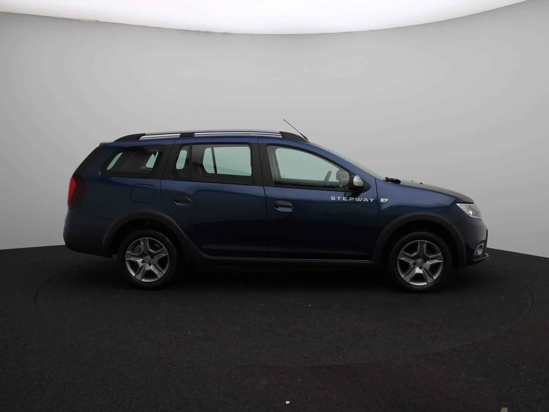 Dacia Logan MCV TCe 90 Stepway | Navigatie | Achteruitrijcamera | Airco | Parkeersensoren achter - 6/25