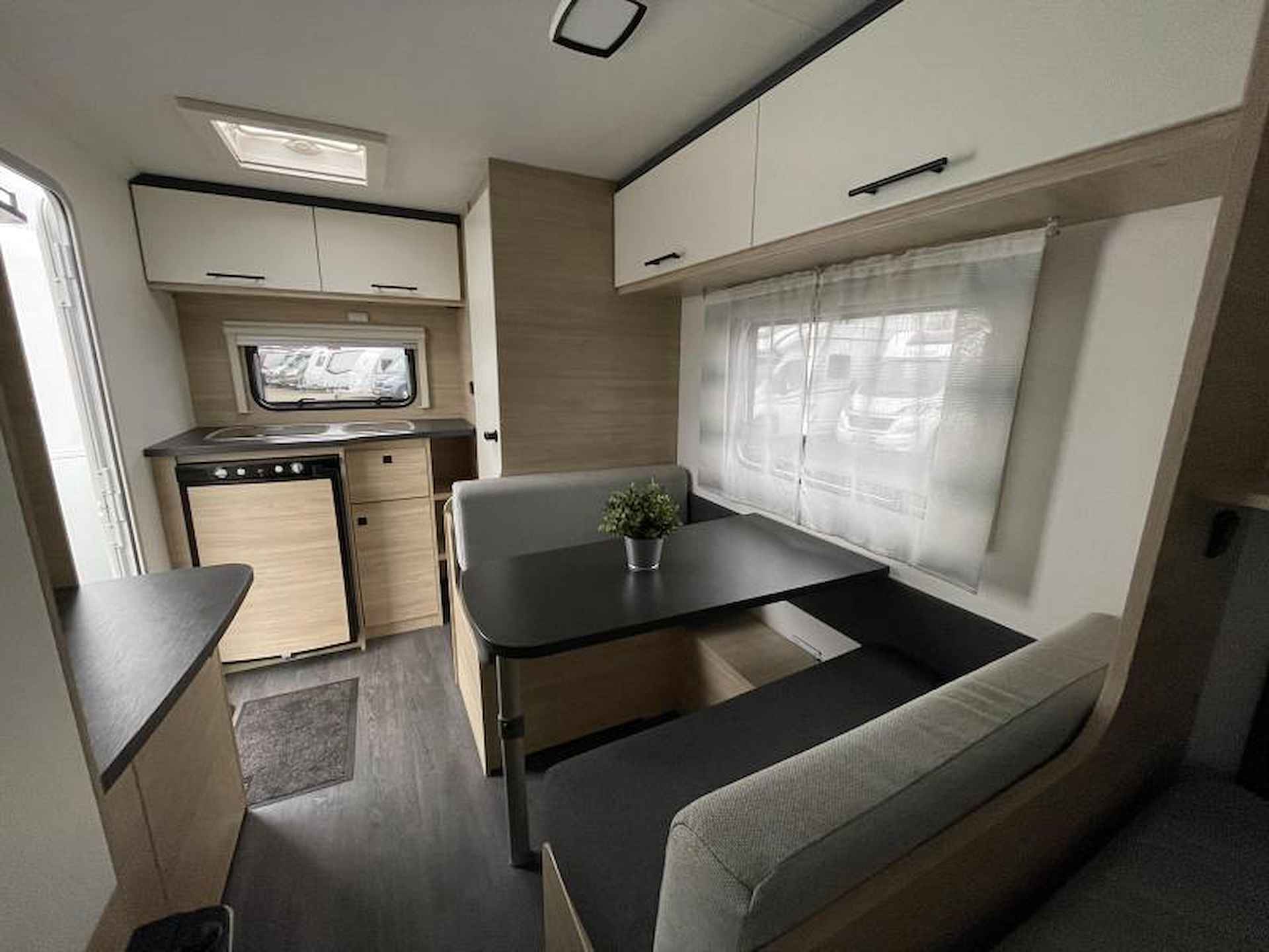 Caravelair Alba 400 Voortent Fietsendrager - 10/17