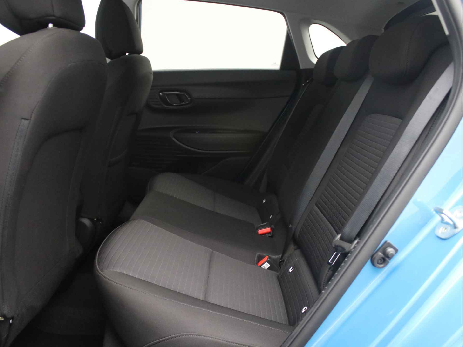 Hyundai i20 1.0 T-GDI Premium Automaat | Parkeercamera | Stoelverwarming | BOSE Audio | Navigatie | Rijklaarprijs! - 9/33