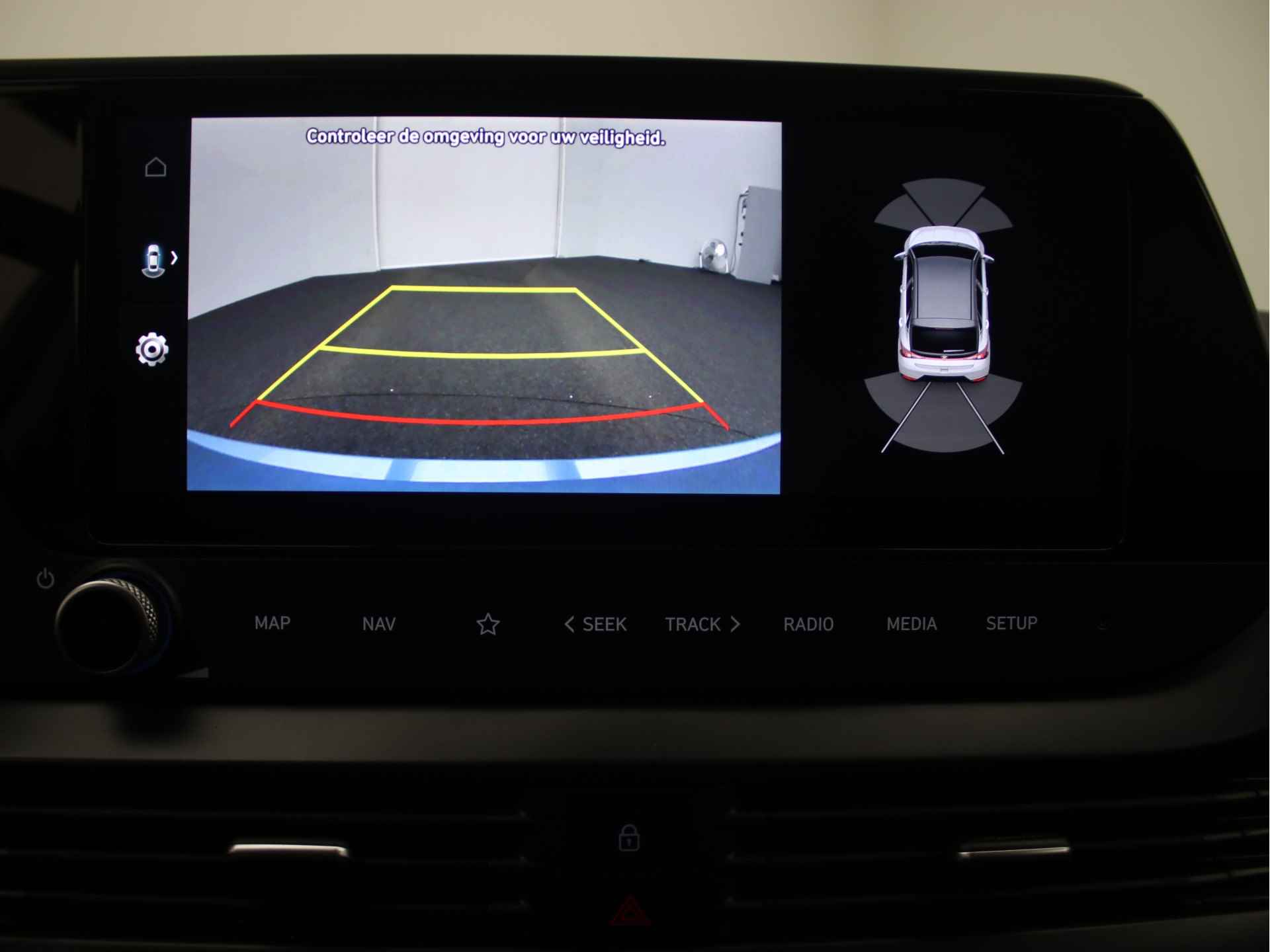 Hyundai i20 1.0 T-GDI Premium Automaat | Parkeercamera | Stoelverwarming | BOSE Audio | Navigatie | Rijklaarprijs! - 11/33