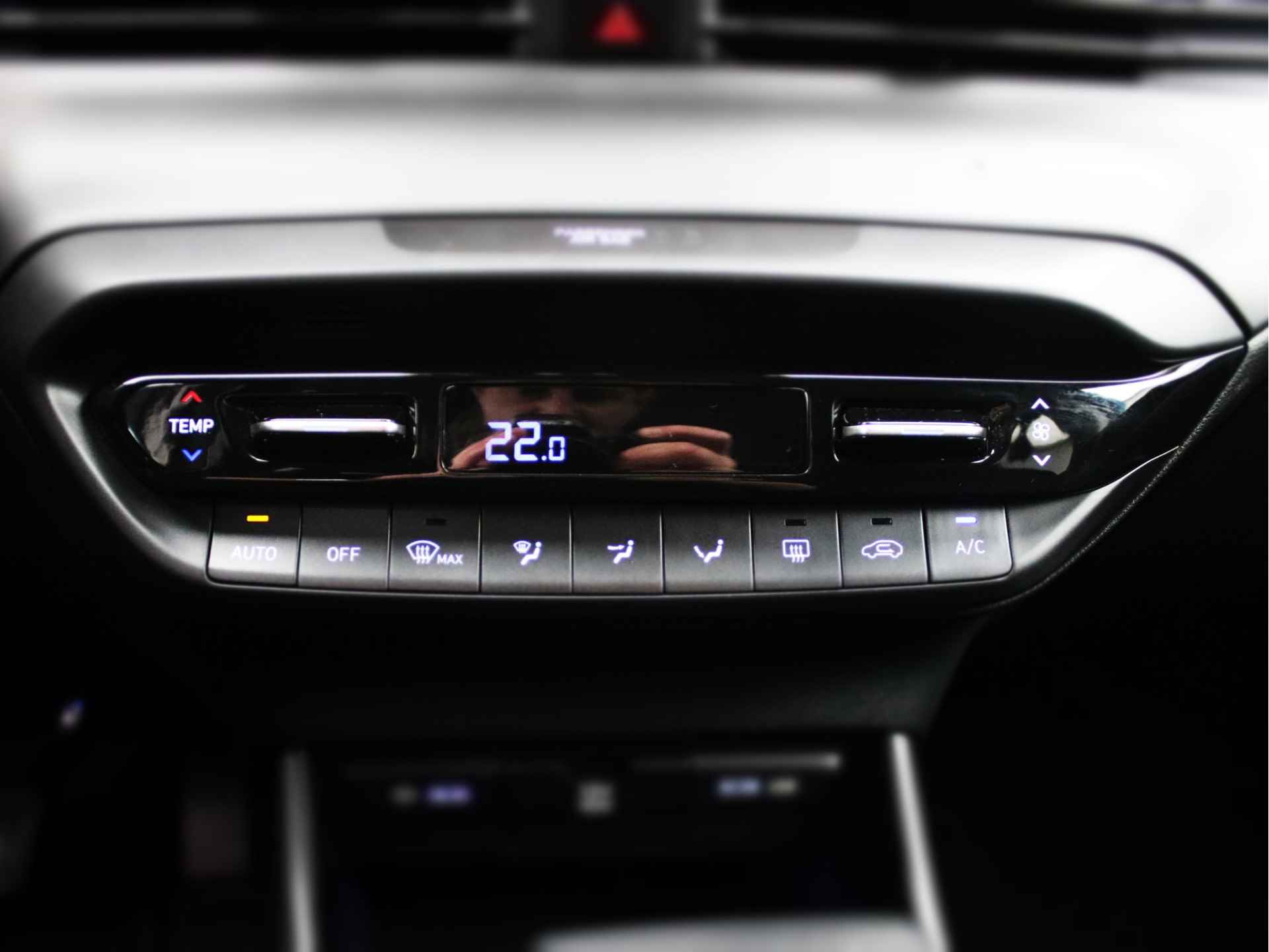 Hyundai i20 1.0 T-GDI Premium Automaat | Parkeercamera | Stoelverwarming | BOSE Audio | Navigatie | Rijklaarprijs! - 17/33