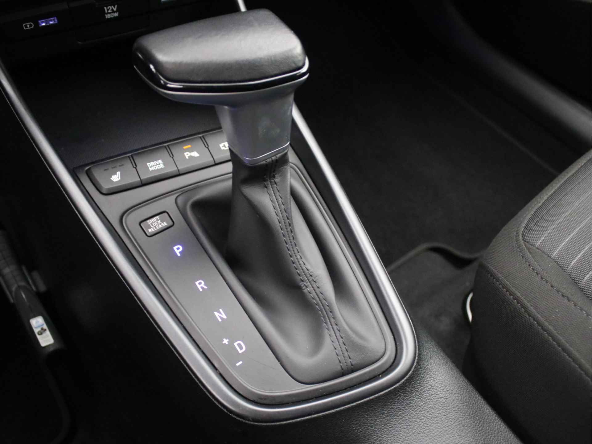 Hyundai i20 1.0 T-GDI Premium Automaat | Parkeercamera | Stoelverwarming | BOSE Audio | Navigatie | Rijklaarprijs! - 19/33