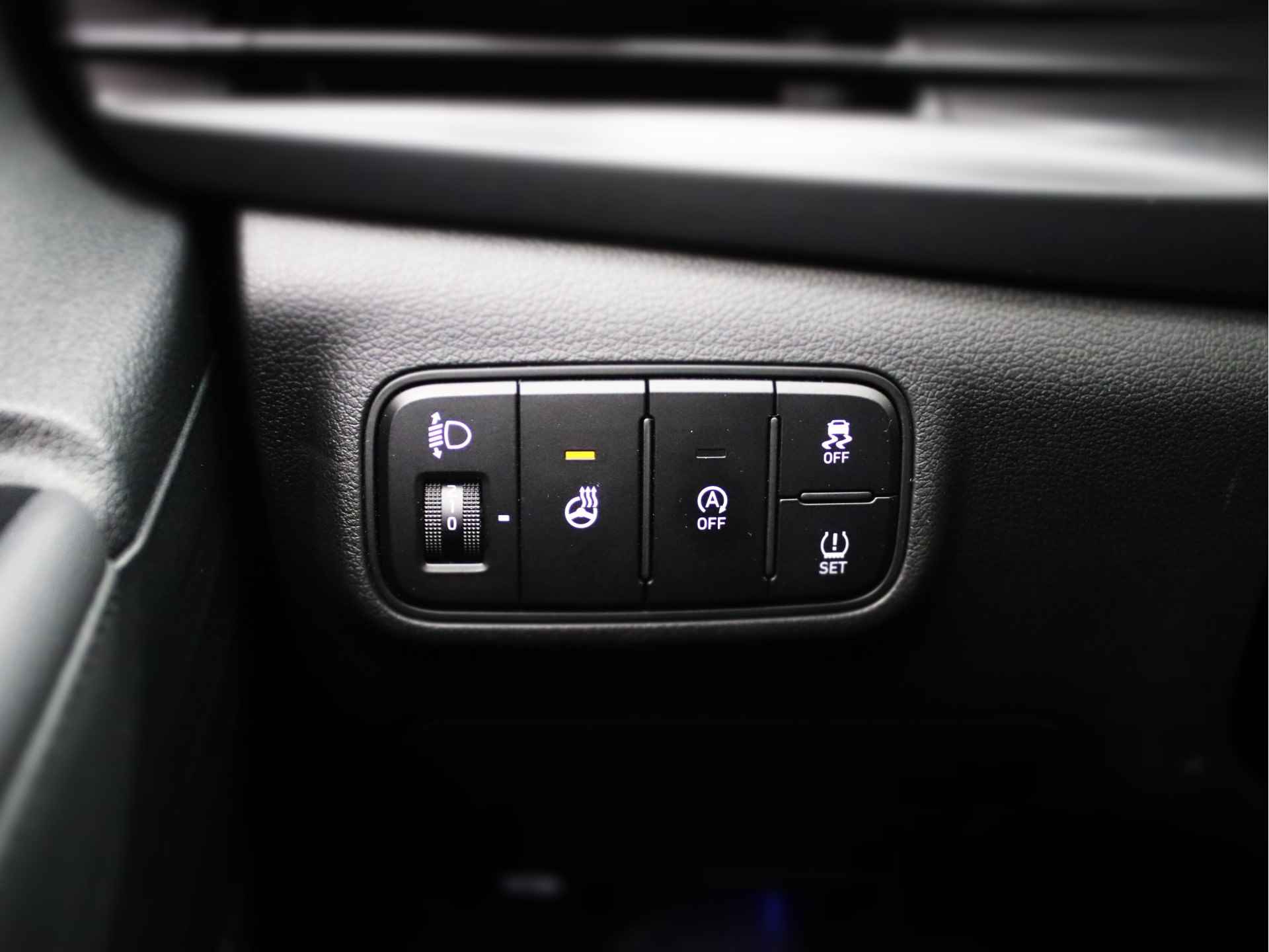 Hyundai i20 1.0 T-GDI Premium Automaat | Parkeercamera | Stoelverwarming | BOSE Audio | Navigatie | Rijklaarprijs! - 26/33