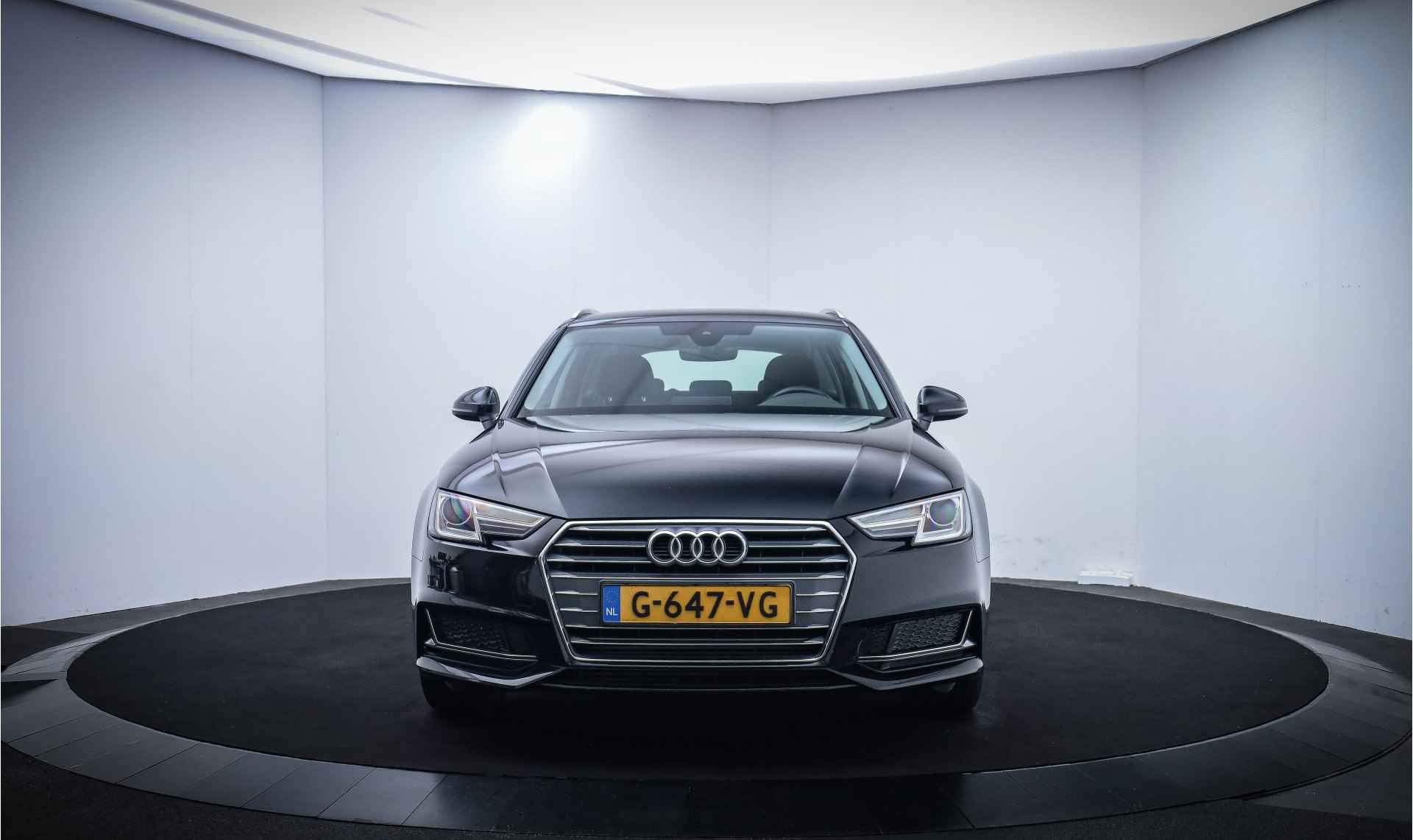 Audi A4 Avant 40(2.0)TFSI S-Tr. DESIGN LINE PLUS VIRTUAL/CARPLAY/FULL LED/ELEK TREKHAAK/NAVI/STOELVERW./CRUISE/LMV - 2/27