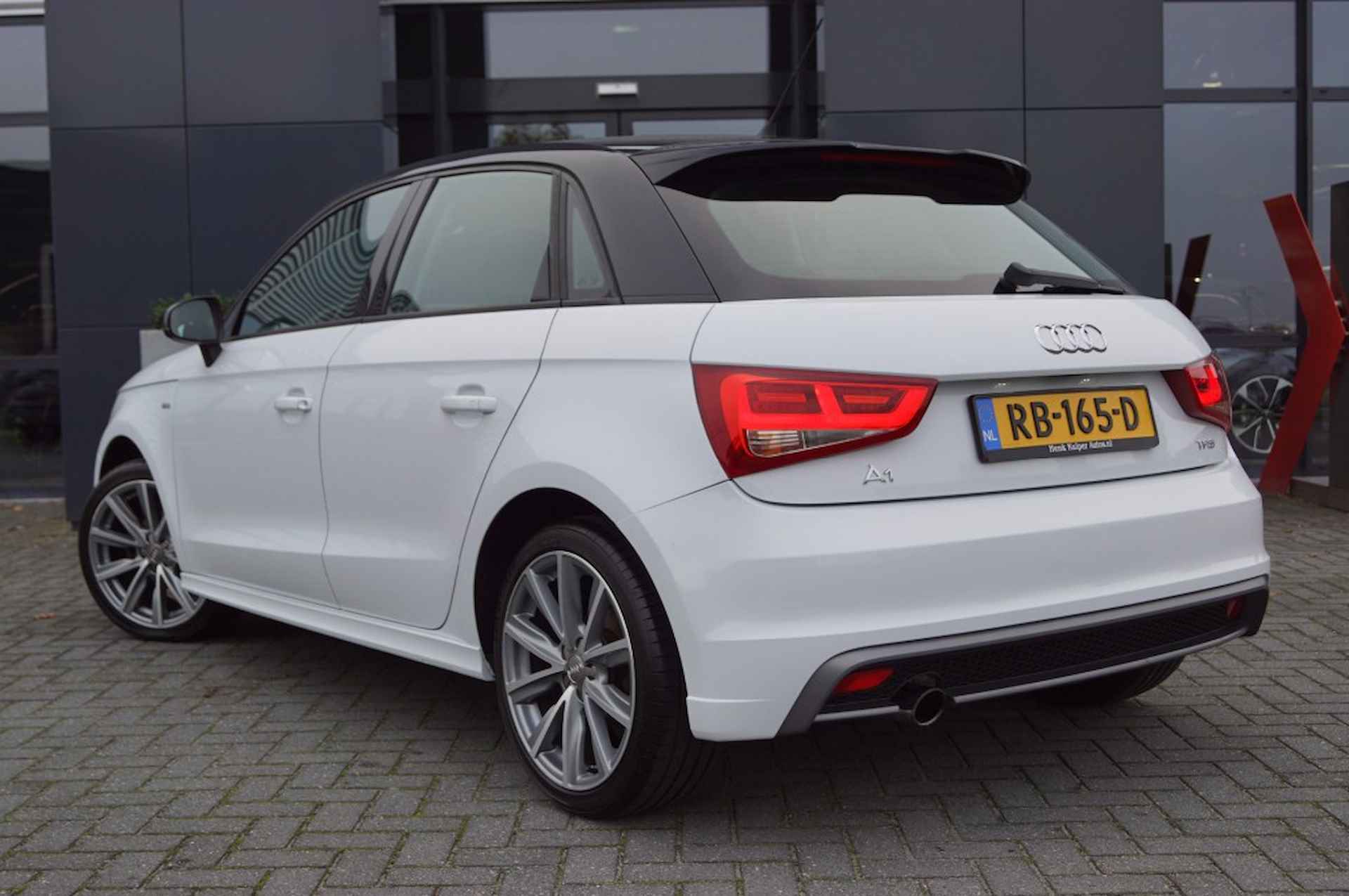 AUDI A1 Sportback 1.2 TFSI Admired S-Line / Clima / Nw APK ! - 2/34