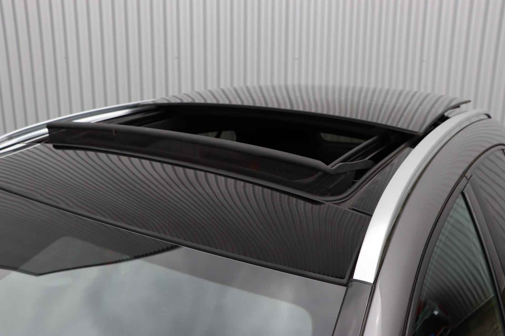 Mercedes-Benz GLA-klasse AMG 45 4MATIC | Panorama dak | Achteruitrijcamera | elektrische bestuurdersstoel | LED koplampen | elektronische achterklep | - 2/38