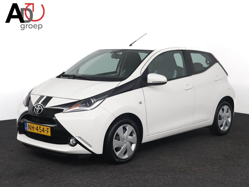 Toyota Aygo 1.0 VVT-i x-play | Airco | Bluetooth | Parkeerhulp camera |