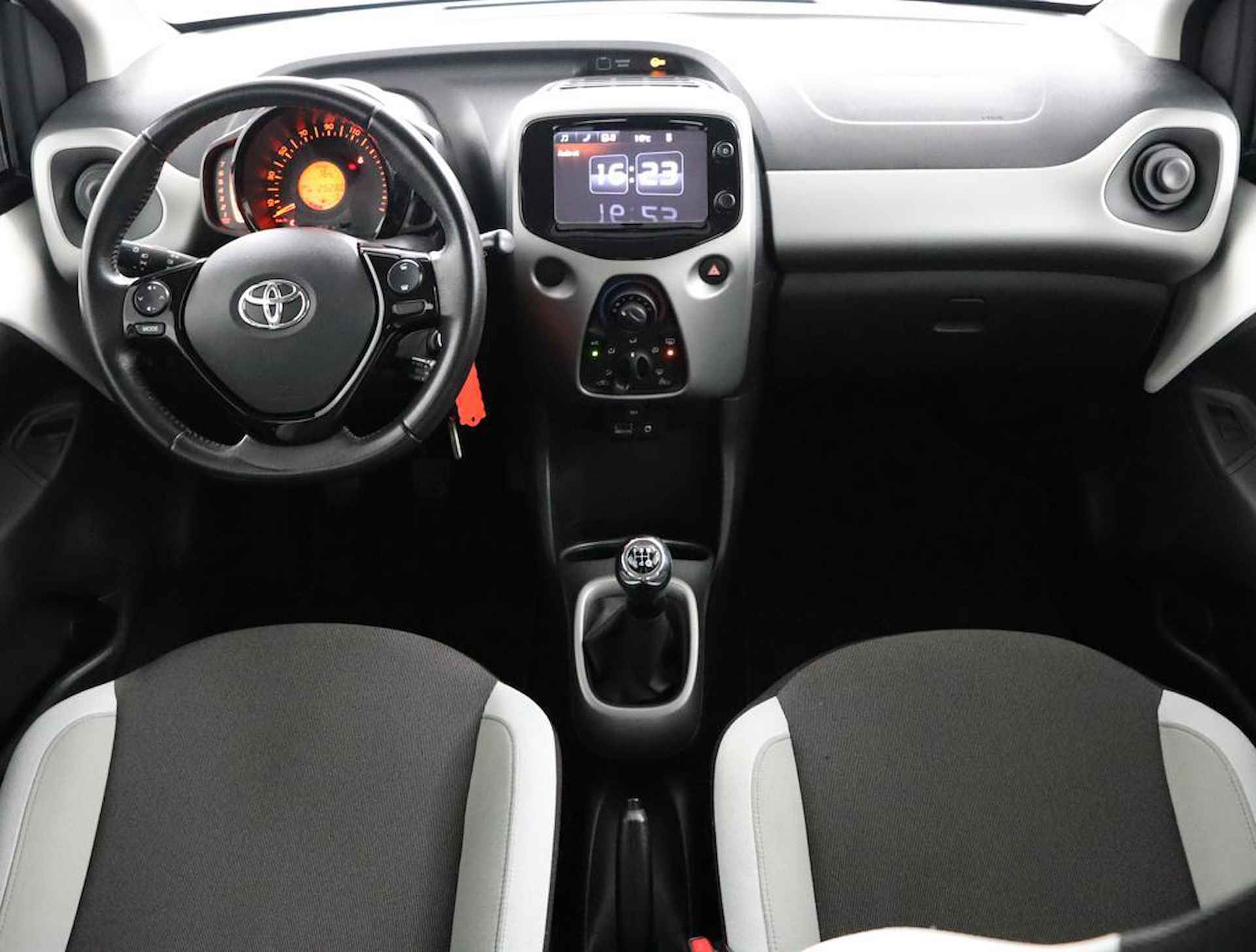 Toyota Aygo 1.0 VVT-i x-play | Airco | Bluetooth | Parkeerhulp camera | - 44/49