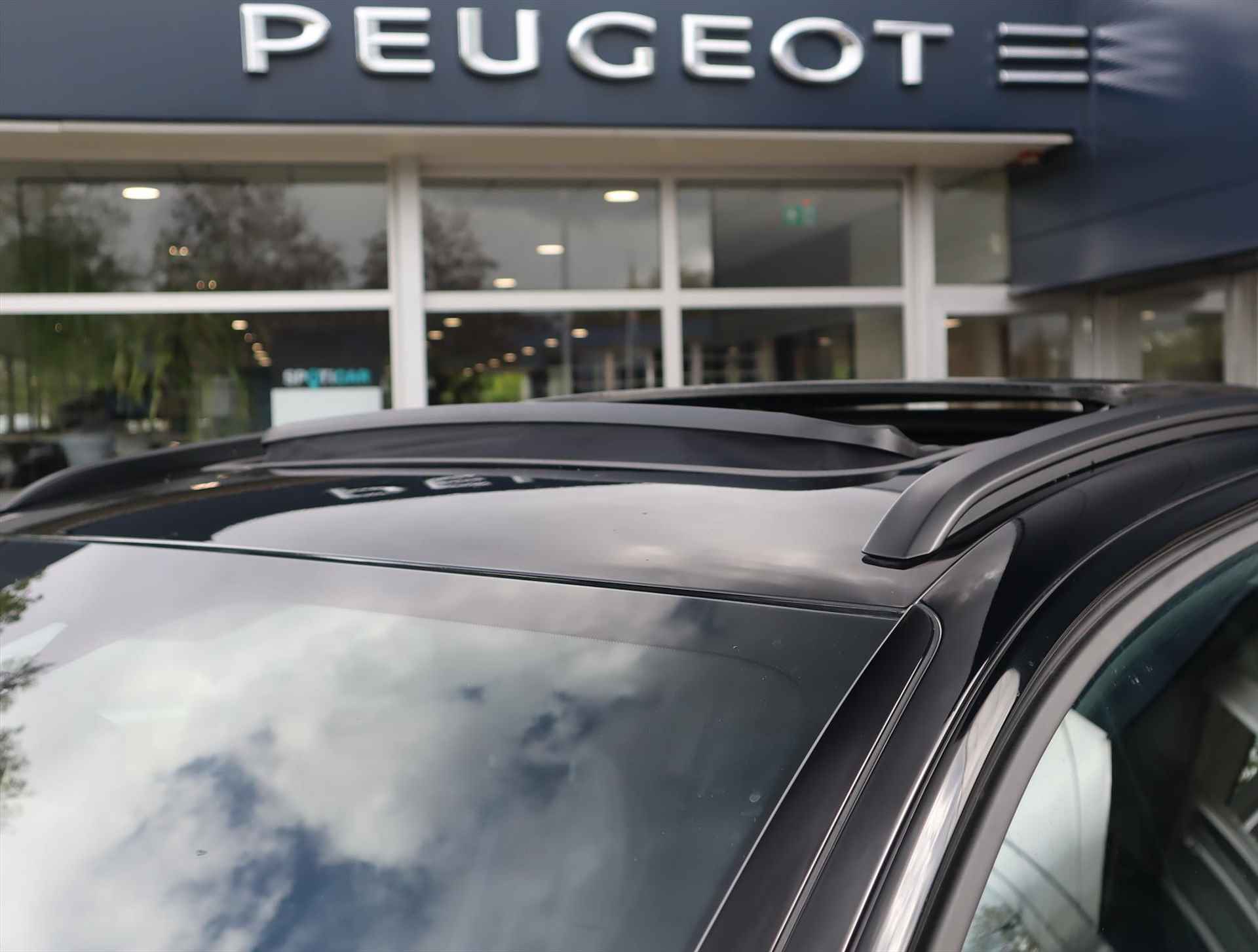 Peugeot 3008 GT Plug-in HYbrid 225pk e-EAT8 Automaat, Rijklaarprijs, Black Pack Panoramisch schuif/kanteldak Adaptive Cruise Control Focal HiFi - 23/79