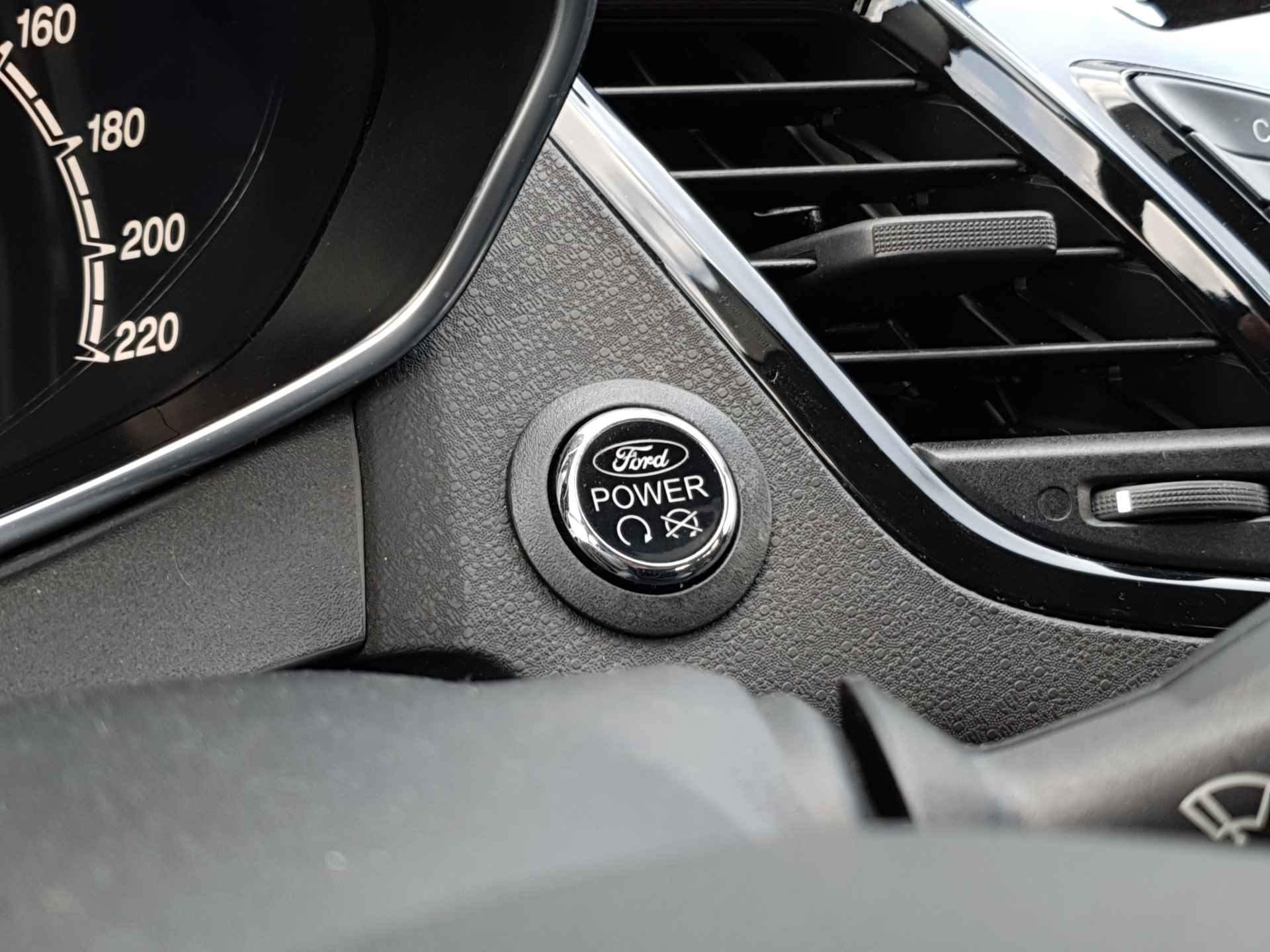 Ford Fiesta 1.6 Titanium | Distributieriem vervangen! | Airco | Verw. Voorruit | Parkeersensoren | Cruise Control - 15/33