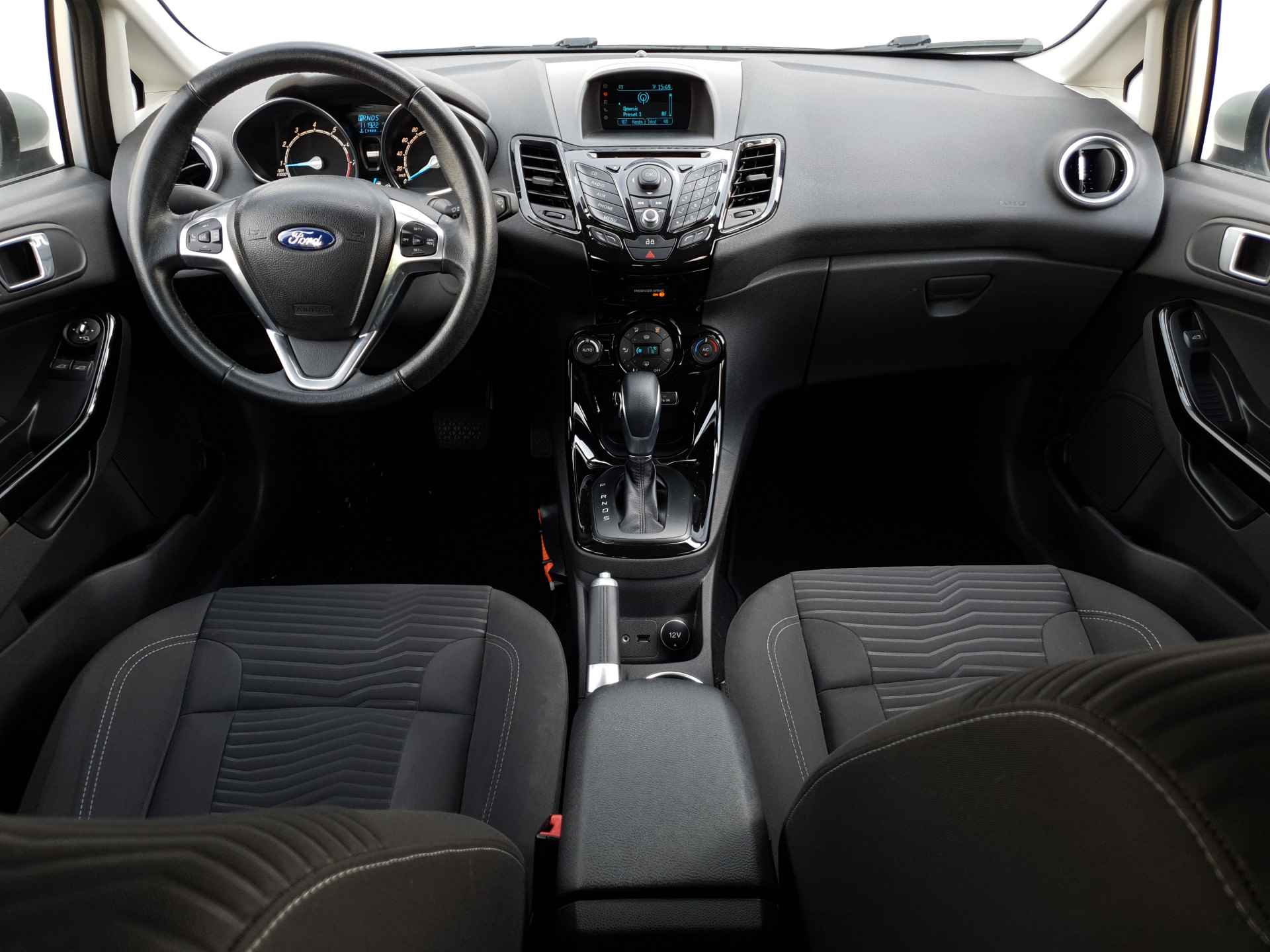 Ford Fiesta 1.6 Titanium | Distributieriem vervangen! | Airco | Verw. Voorruit | Parkeersensoren | Cruise Control - 20/33