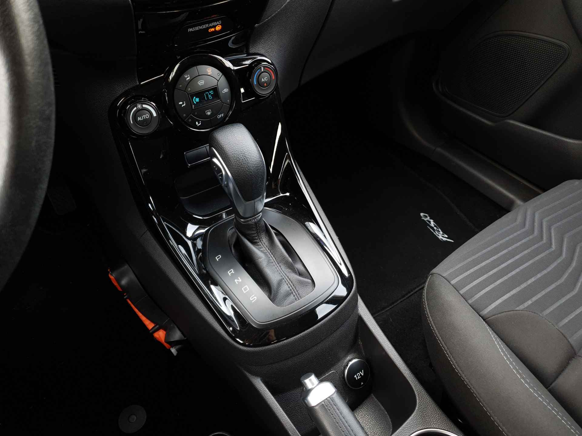 Ford Fiesta 1.6 Titanium | Distributieriem vervangen! | Airco | Verw. Voorruit | Parkeersensoren | Cruise Control - 27/33