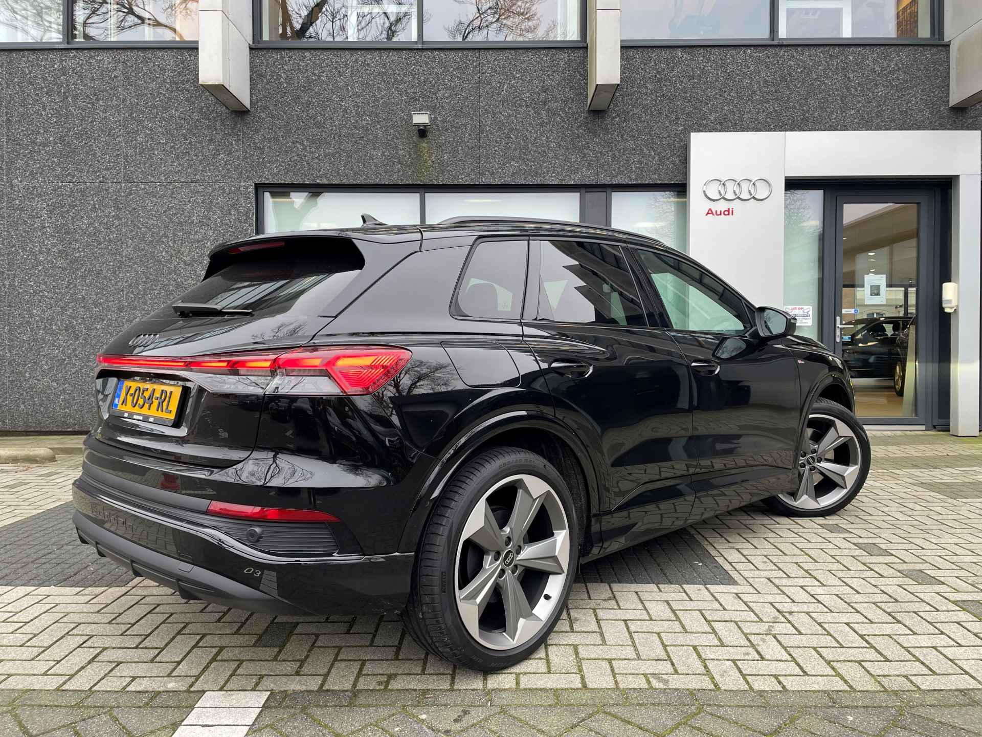 Audi Q4 e-tron 45 S Edition 82 kWh Comfortpakket/Asssistentiepakket plus/21 inch velgen/ Keyless entry/Privacy glas.Etron sportsound - 3/18