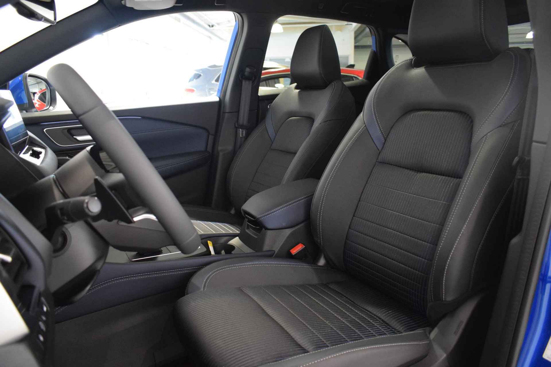 Nissan Qashqai 1.3 MHEV Xtronic Business Premium | Panorama dak | 360-Camera | Parkeersensoren | Dodehoek detectie | Stoel/Stuur/Voorruit verwarming | Head-up display | Elektrische achterklep | Adaptive cruise control | Elektrische bestuurdersstoel | - 21/63