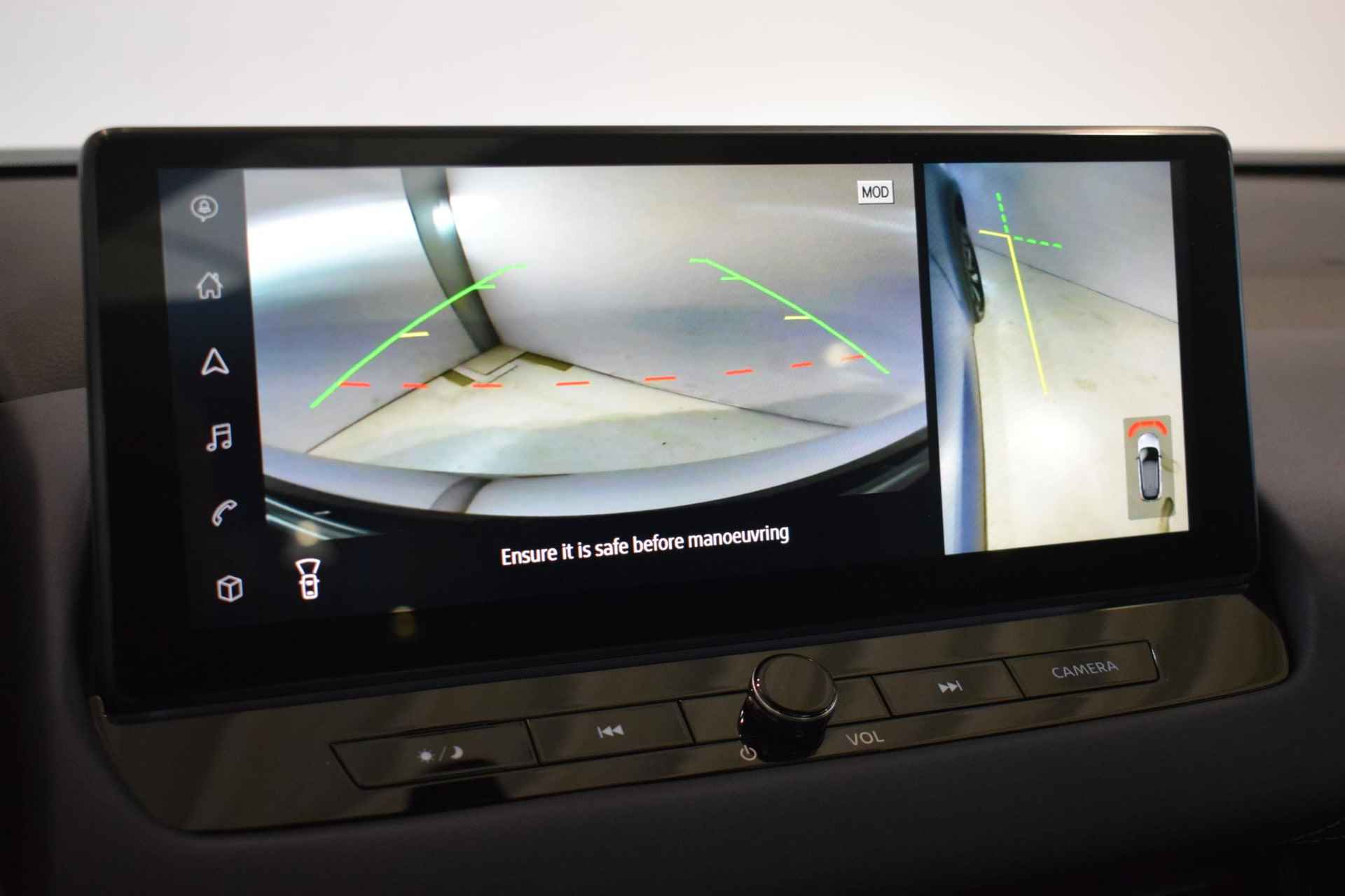 Nissan Qashqai 1.3 MHEV Xtronic Business Premium | Panorama dak | 360-Camera | Parkeersensoren | Dodehoek detectie | Stoel/Stuur/Voorruit verwarming | Head-up display | Elektrische achterklep | Adaptive cruise control | Elektrische bestuurdersstoel | - 39/63
