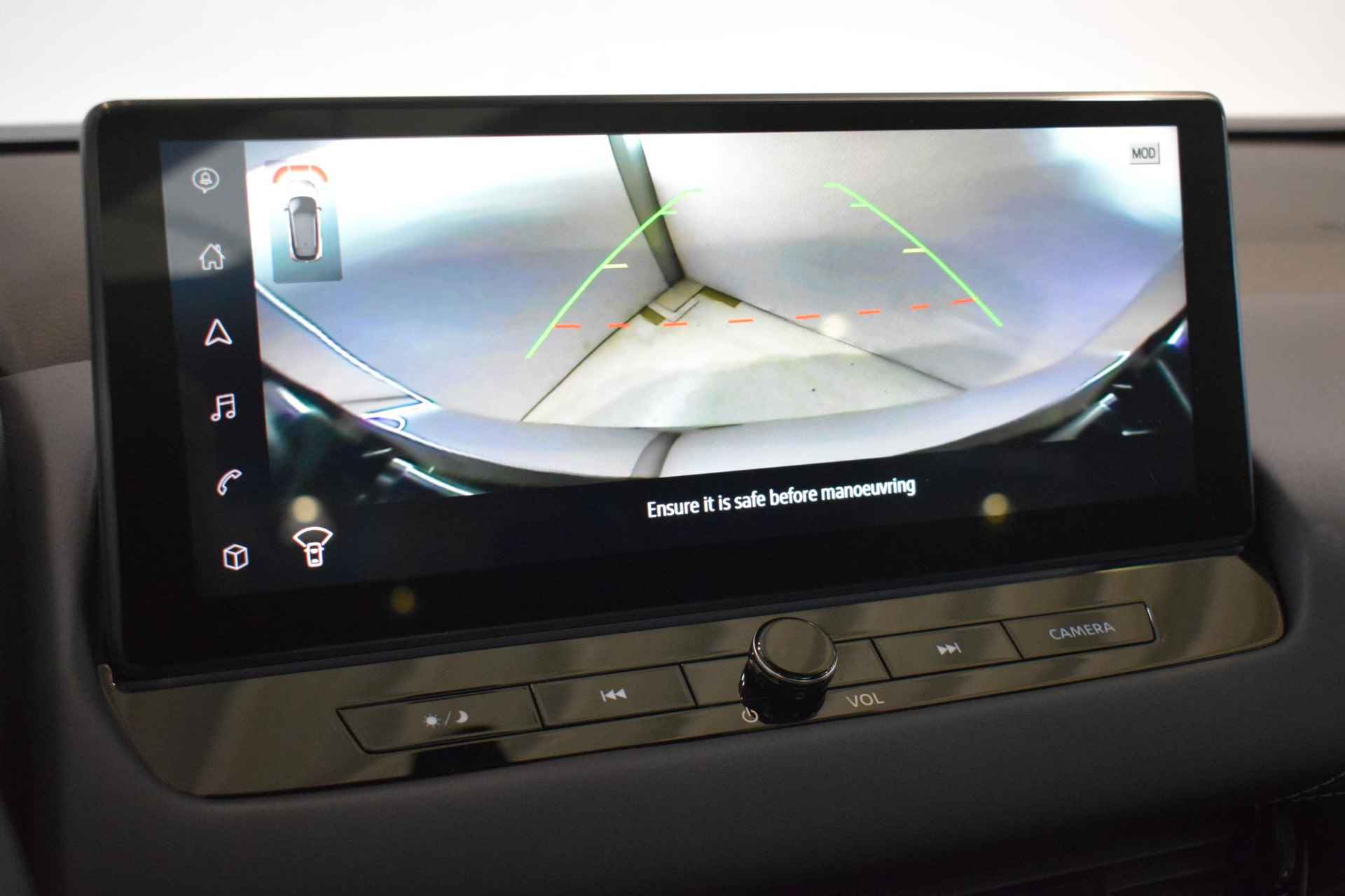Nissan Qashqai 1.3 MHEV Xtronic Business Premium | Panorama dak | 360-Camera | Parkeersensoren | Dodehoek detectie | Stoel/Stuur/Voorruit verwarming | Head-up display | Elektrische achterklep | Adaptive cruise control | Elektrische bestuurdersstoel | - 40/63