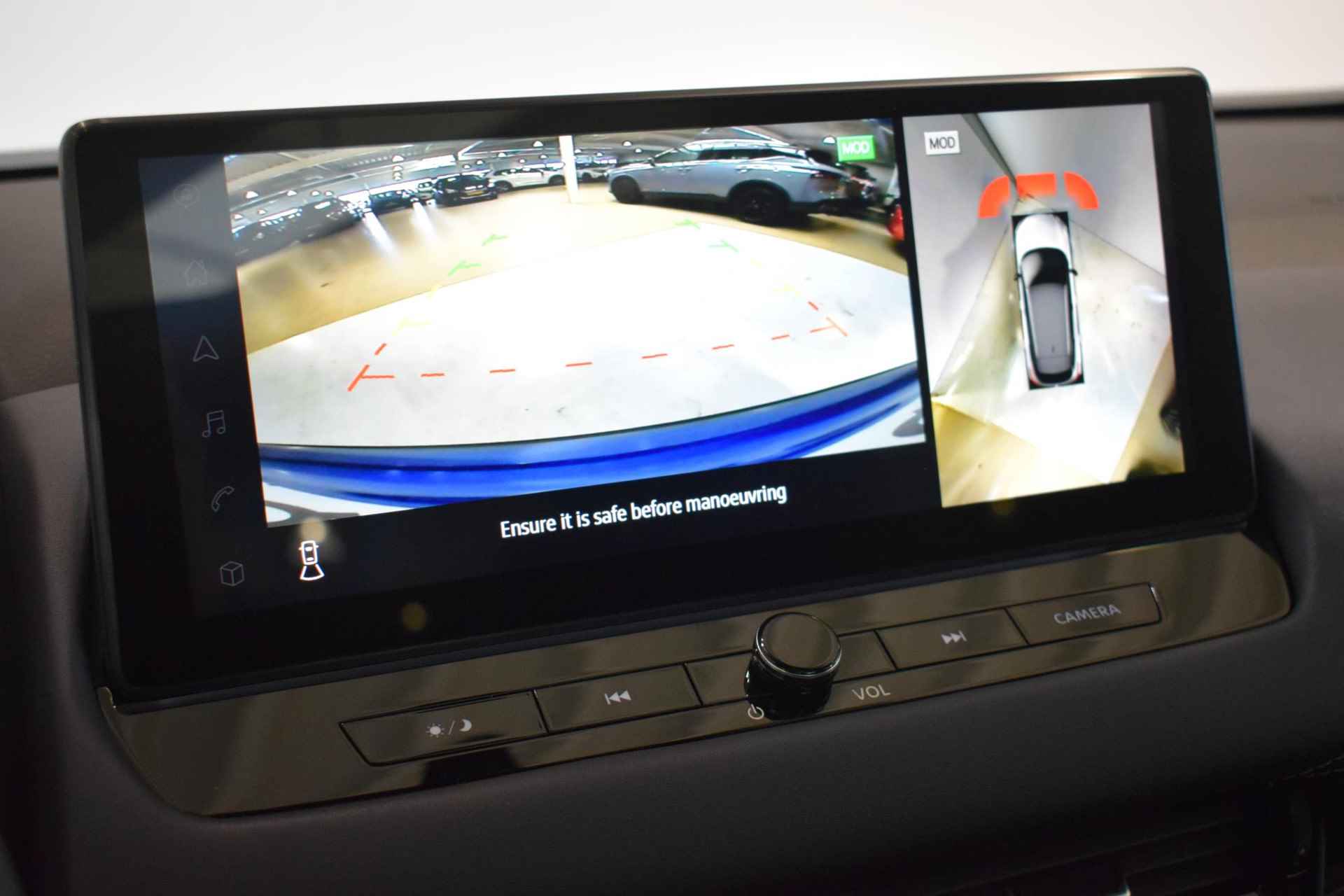 Nissan Qashqai 1.3 MHEV Xtronic Business Premium | Panorama dak | 360-Camera | Parkeersensoren | Dodehoek detectie | Stoel/Stuur/Voorruit verwarming | Head-up display | Elektrische achterklep | Adaptive cruise control | Elektrische bestuurdersstoel | - 41/63