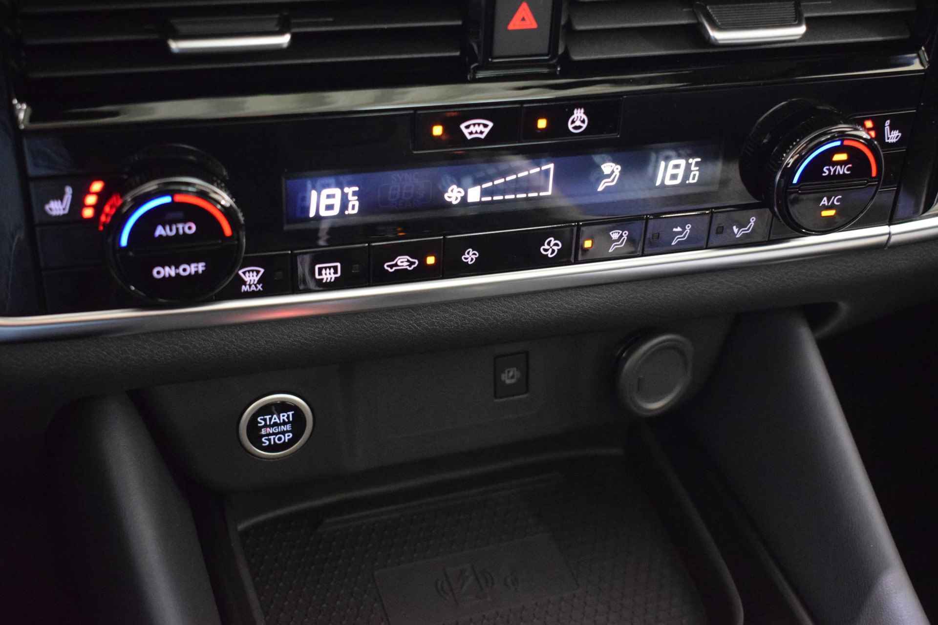 Nissan Qashqai 1.3 MHEV Xtronic Business Premium | Panorama dak | 360-Camera | Parkeersensoren | Dodehoek detectie | Stoel/Stuur/Voorruit verwarming | Head-up display | Elektrische achterklep | Adaptive cruise control | Elektrische bestuurdersstoel | - 43/63