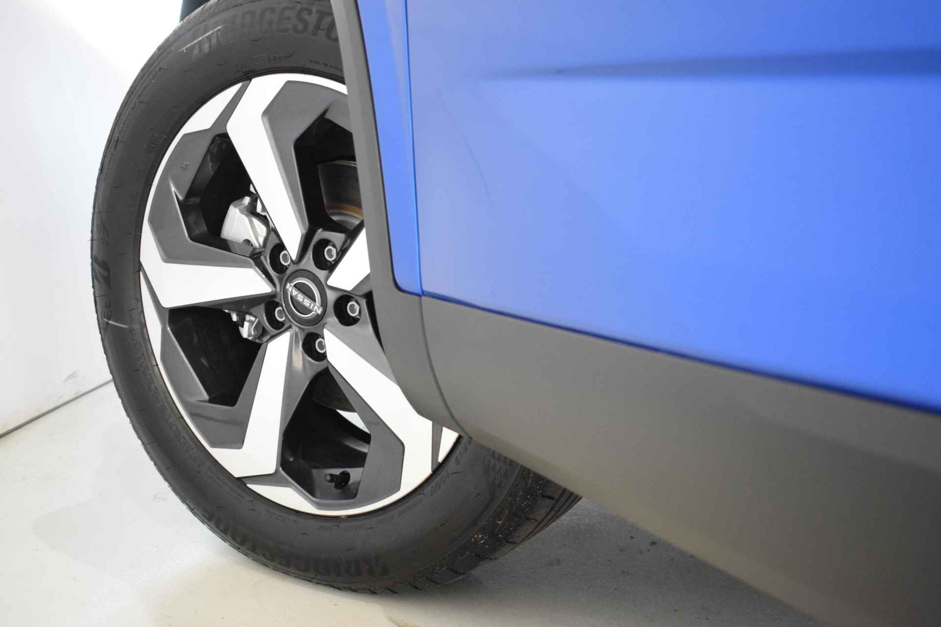 Nissan Qashqai 1.3 MHEV Xtronic Business Premium | Panorama dak | 360-Camera | Parkeersensoren | Dodehoek detectie | Stoel/Stuur/Voorruit verwarming | Head-up display | Elektrische achterklep | Adaptive cruise control | Elektrische bestuurdersstoel | - 5/63