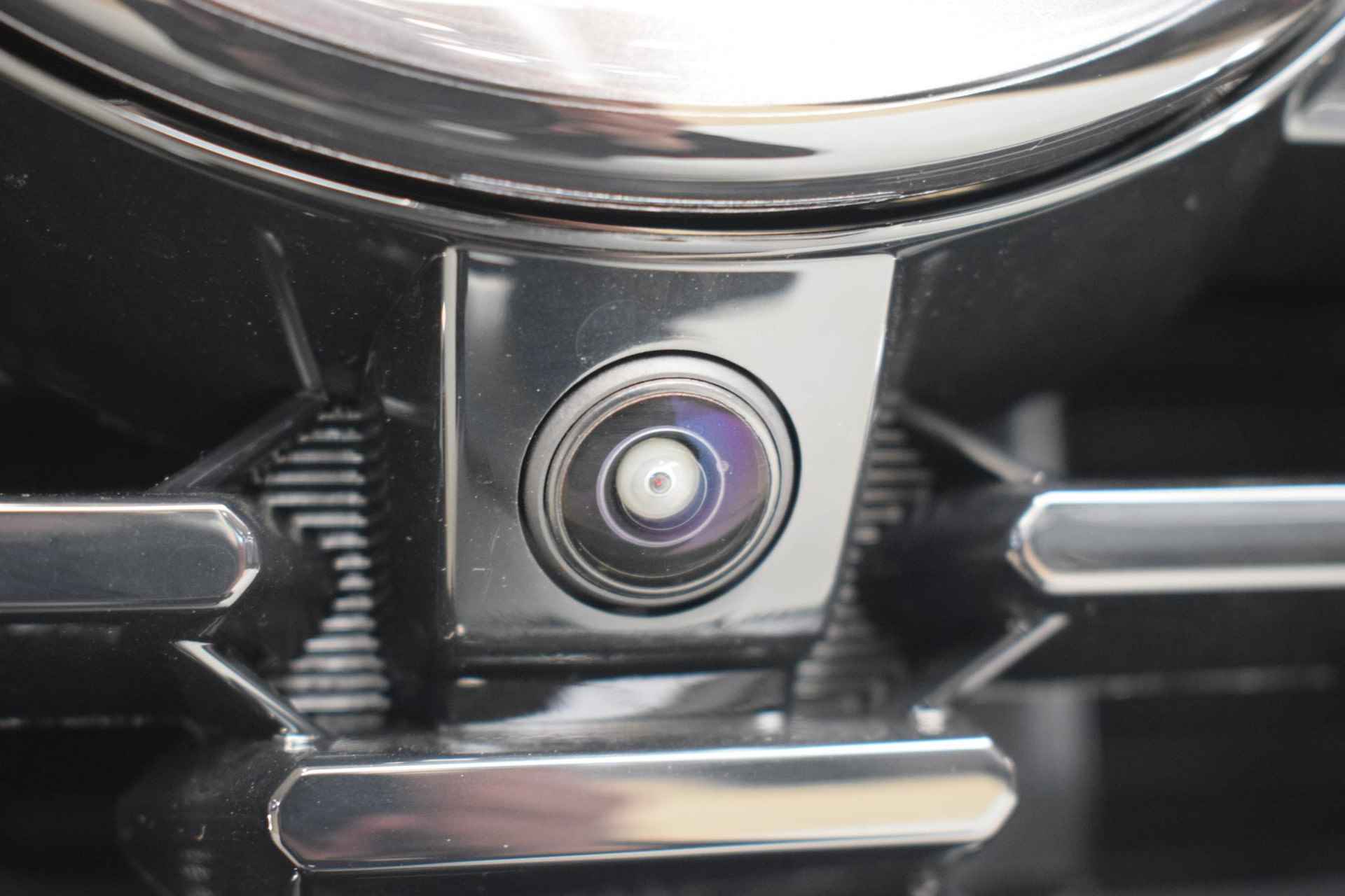Nissan Qashqai 1.3 MHEV Xtronic Business Premium | Panorama dak | 360-Camera | Parkeersensoren | Dodehoek detectie | Stoel/Stuur/Voorruit verwarming | Head-up display | Elektrische achterklep | Adaptive cruise control | Elektrische bestuurdersstoel | - 10/63