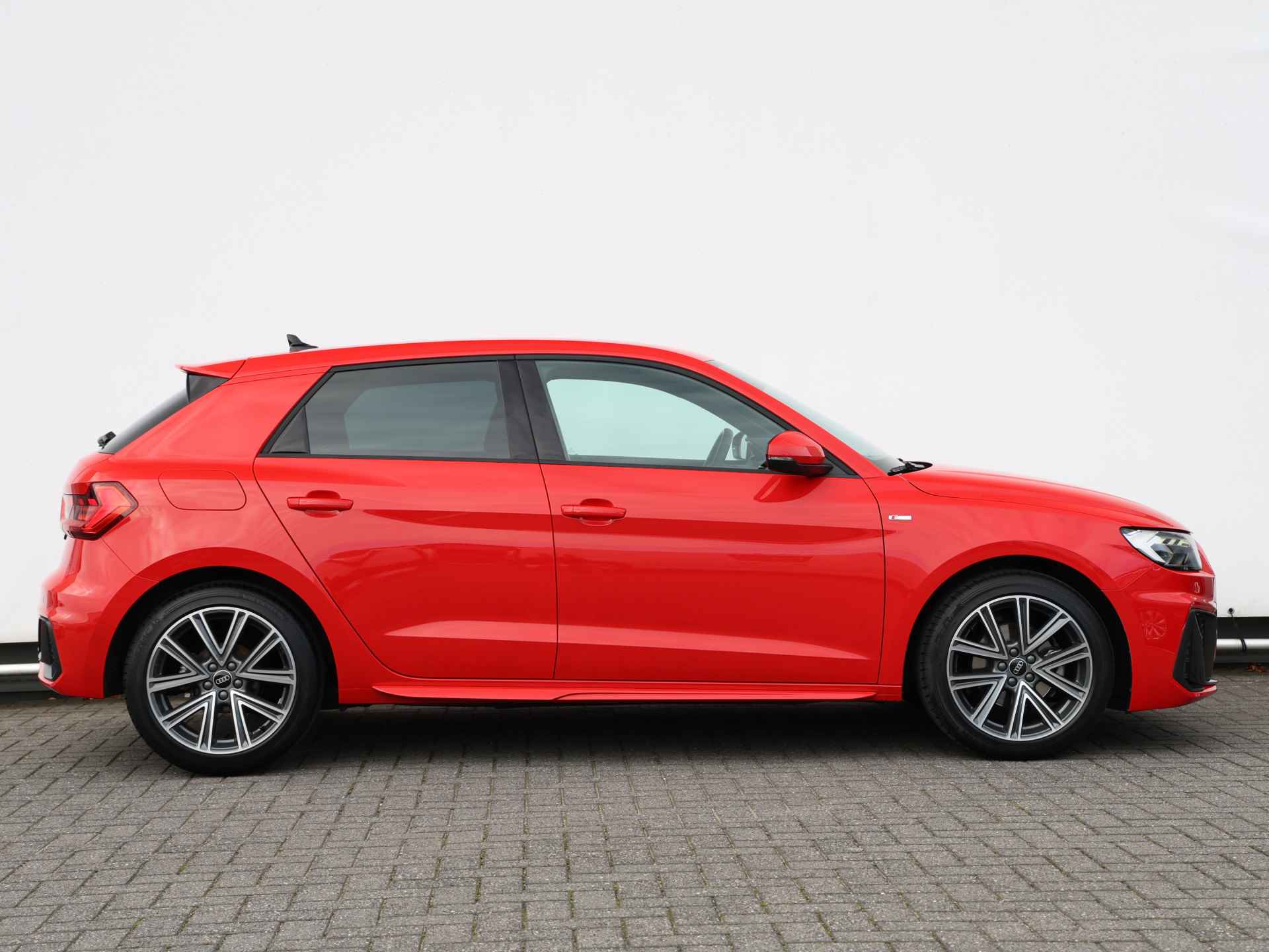 Audi A1 Sportback 35 TFSI S edition 150pk | SONOS | Keyless | Camera | Stoelverwarming | Adaptive Cruise | Apple Carplay | - 2/43