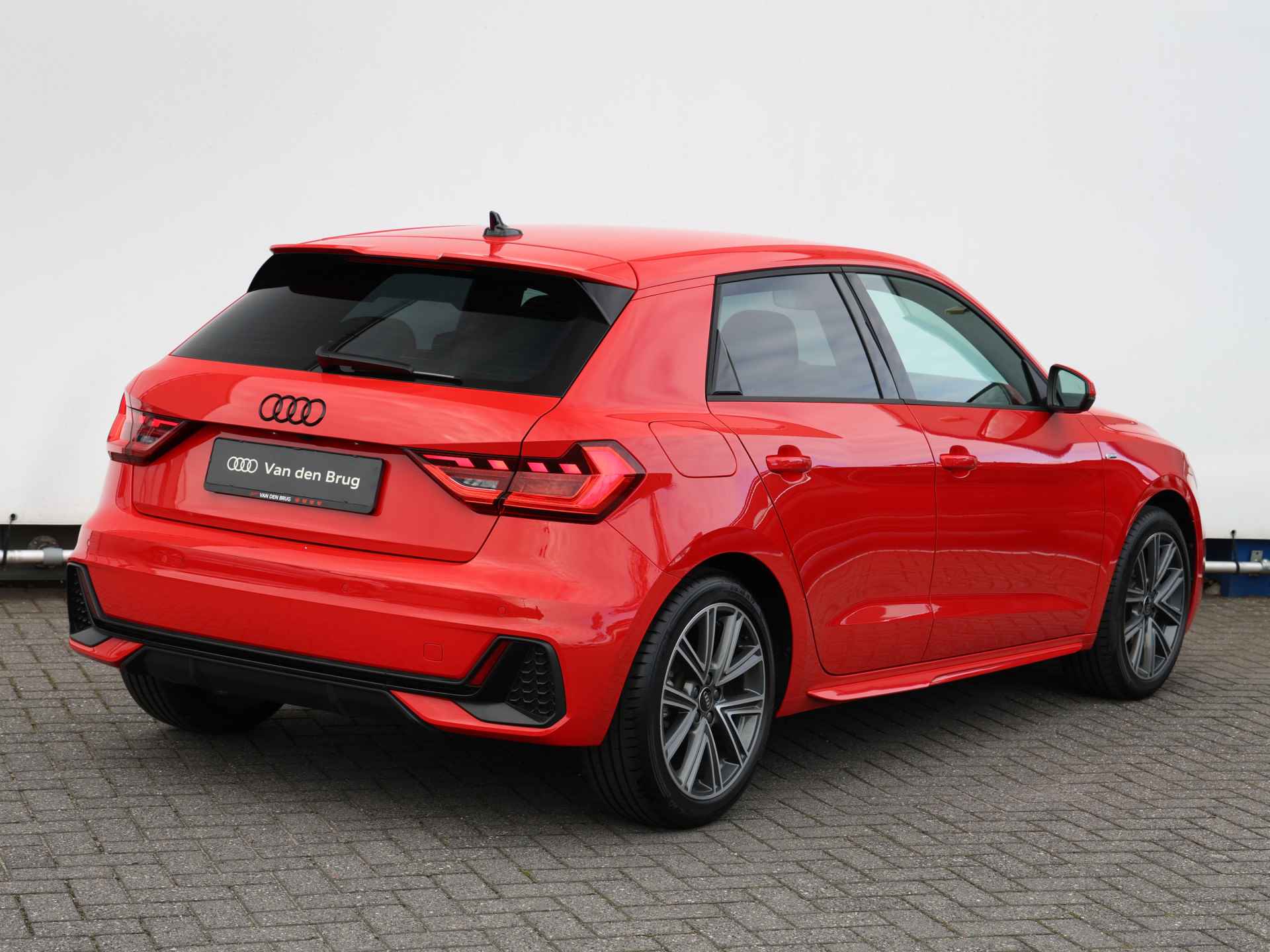 Audi A1 Sportback 35 TFSI S edition 150pk | SONOS | Keyless | Camera | Stoelverwarming | Adaptive Cruise | Apple Carplay | - 5/43