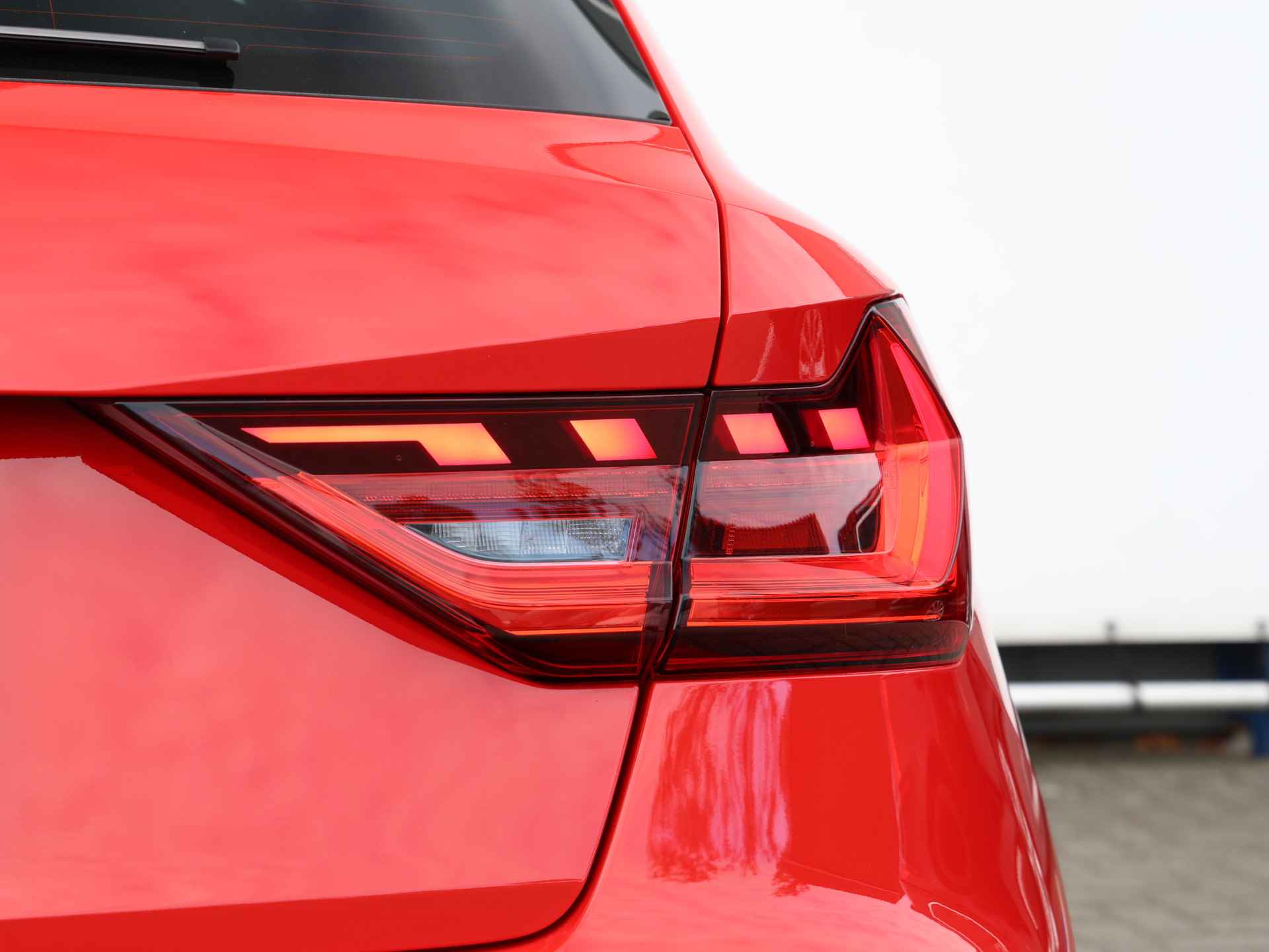 Audi A1 Sportback 35 TFSI S edition 150pk | SONOS | Keyless | Camera | Stoelverwarming | Adaptive Cruise | Apple Carplay | - 19/43