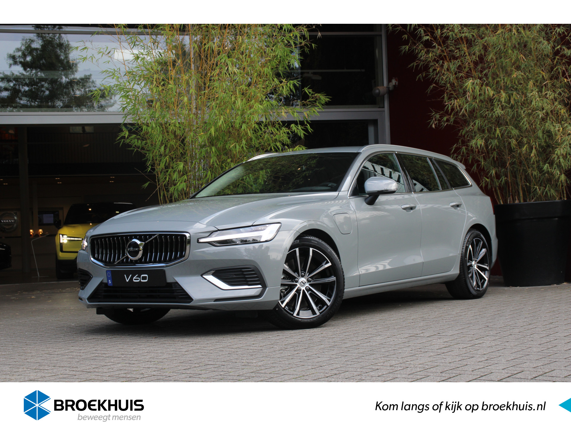 Volvo V60 T6 Recharge AWD 350pk Essential Bright | Camera | Stuur/stoelverwarming | Climate Pack