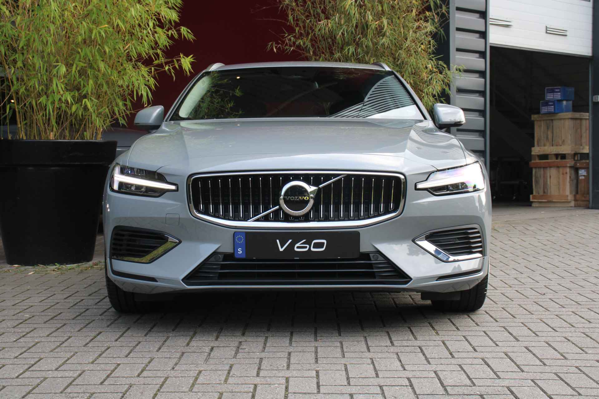 Volvo V60 T6 Recharge AWD 350pk Essential Bright | Camera | Stuur/stoelverwarming | Climate Pack - 9/15