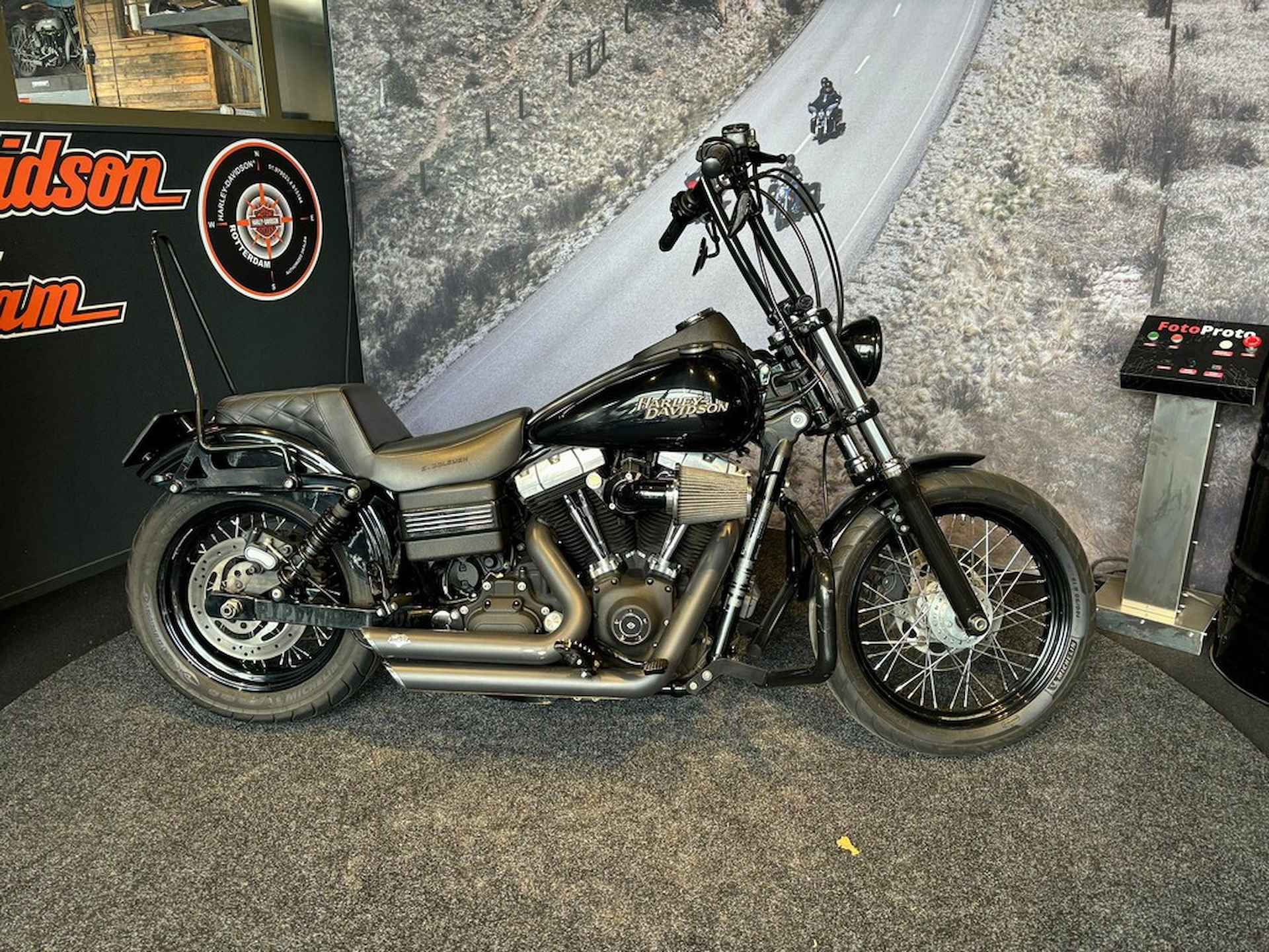 Harley-Davidson FXDB DYNA STREET BOB LTD - 2/15