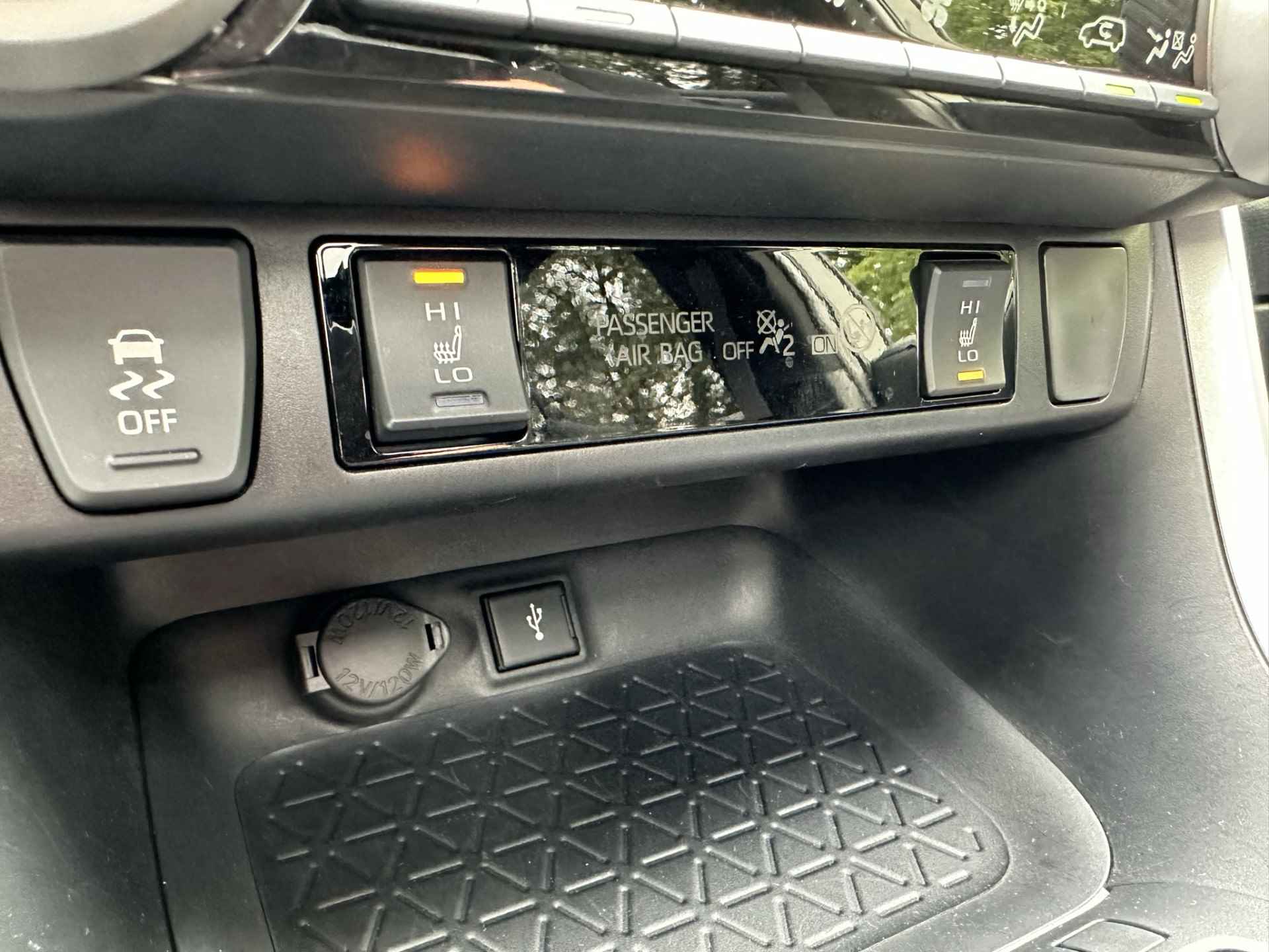 Toyota RAV4 2.5 Hybrid Bi-Tone | Pano | RCTA | H. Leder | CarPlay! - 19/29