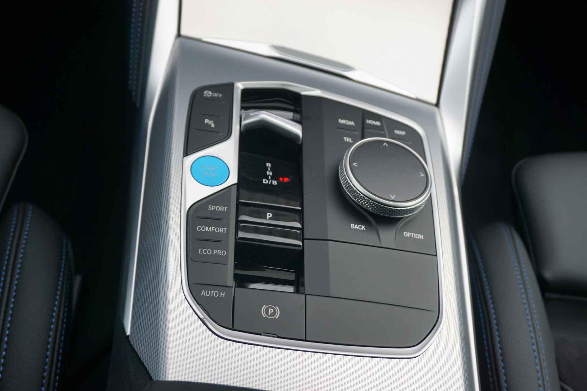 BMW i4 eDrive35 High Executive 70 kWh | M Sportpakket - 18/28