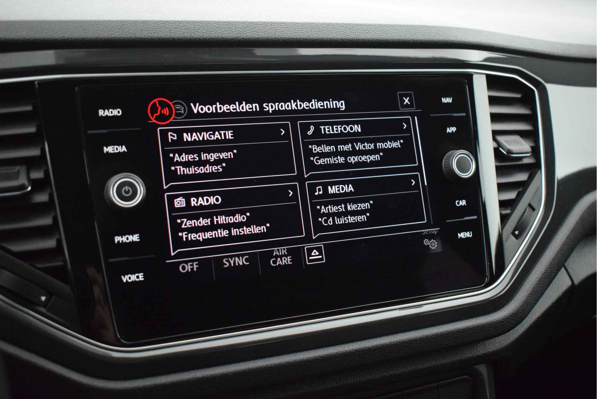 Volkswagen T-Roc 1.5 TSI 150pk DSG R-Line Sport Camera Keyless Beats Virtual Cockpit Navigatie - 32/47