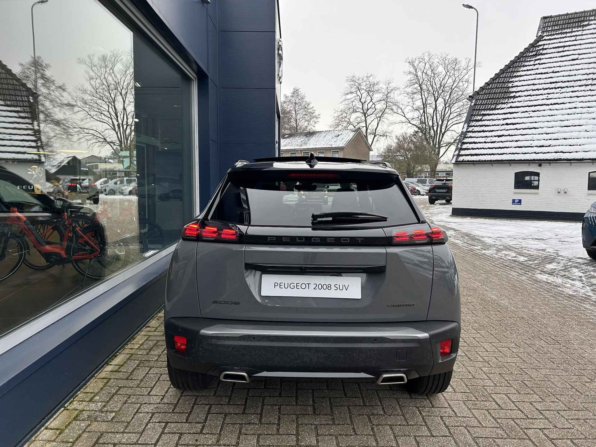 Peugeot 2008 1.2 Hybrid 136 GT | Nieuwe Hybride Uitvoering | Schuif-Kantel Panoramadak | Navigatie | Keyless Entry | HD 360 Graden Camera | Dode Hoek Detectie | 18 Inch Velgen | Full LED Verlichting | Cruise Control adaptief | Climate Control | - 4/50