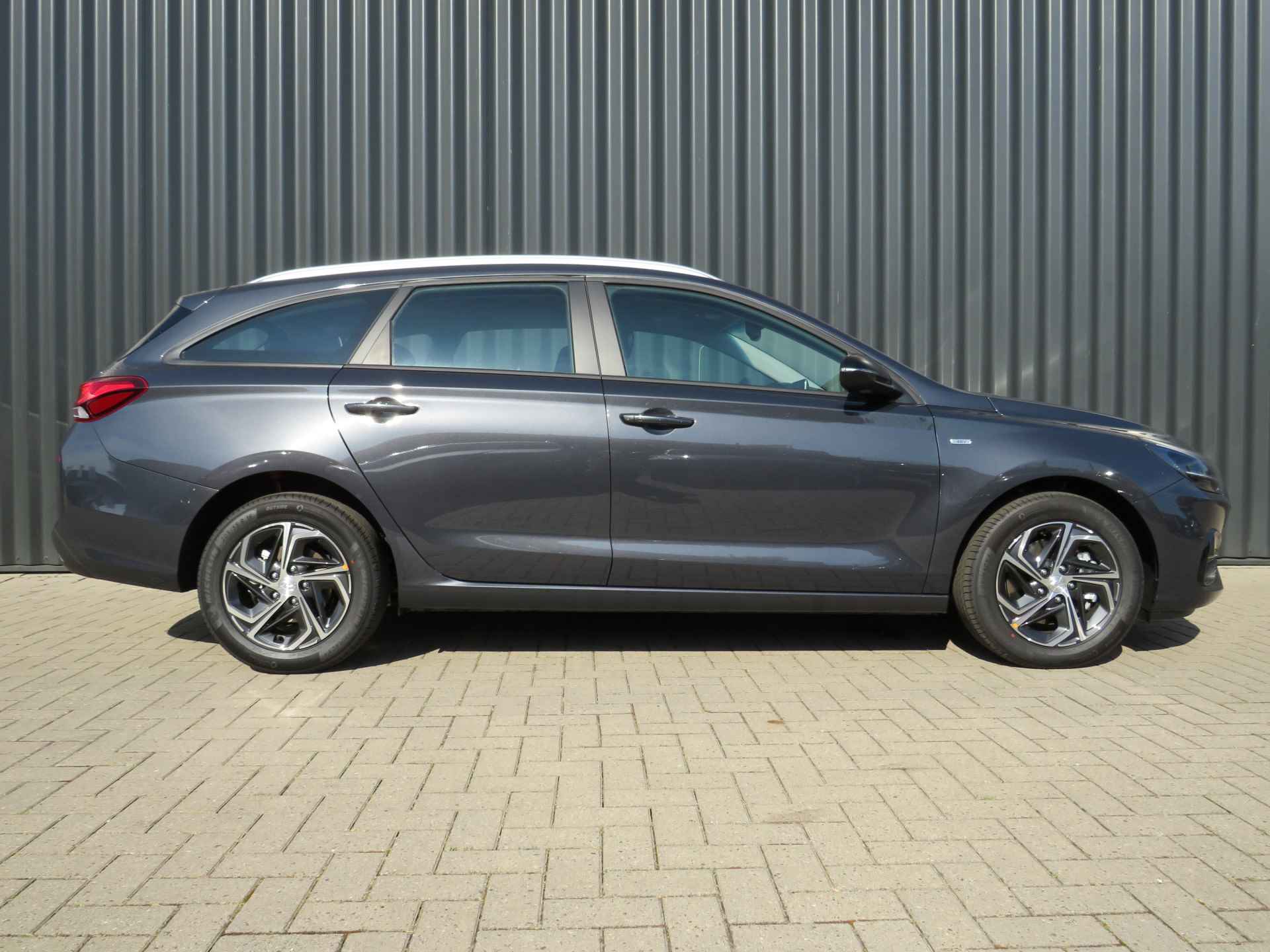 Hyundai i30 Wagon 1.0 T-GDi MHEV Comfort Smart | VAN € 34.130,00 VOOR €31.130,00 | UIT VOORRAAD LEVERBAAR - 8/31