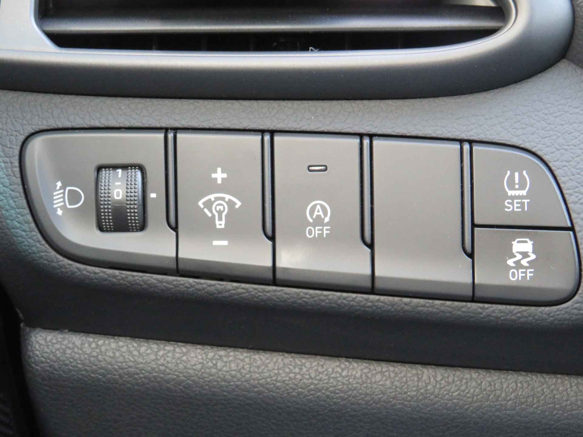 Hyundai i30 Wagon 1.0 T-GDi MHEV Comfort Smart | VAN € 34.130,00 VOOR €31.130,00 | UIT VOORRAAD LEVERBAAR - 15/31