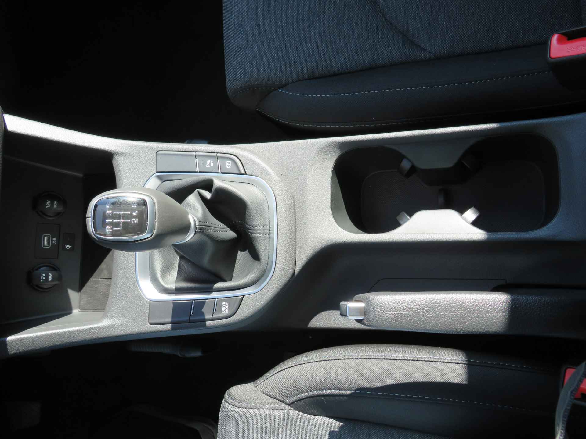 Hyundai i30 Wagon 1.0 T-GDi MHEV Comfort Smart | VAN € 34.130,00 VOOR €31.130,00 | UIT VOORRAAD LEVERBAAR - 26/31