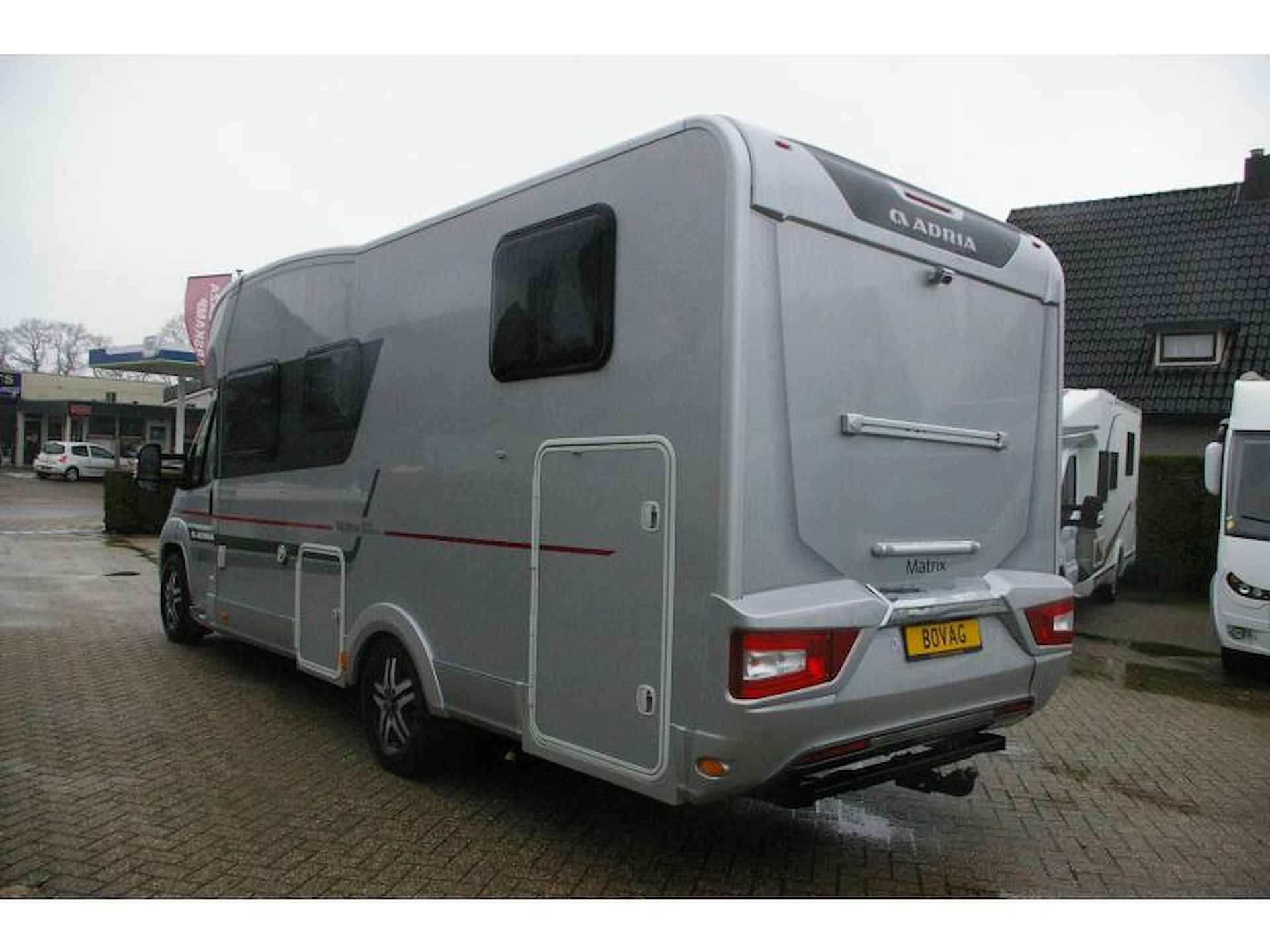 Adria Matrix Platinum 670 SL Enkele bedden, Hefbed. - 6/25