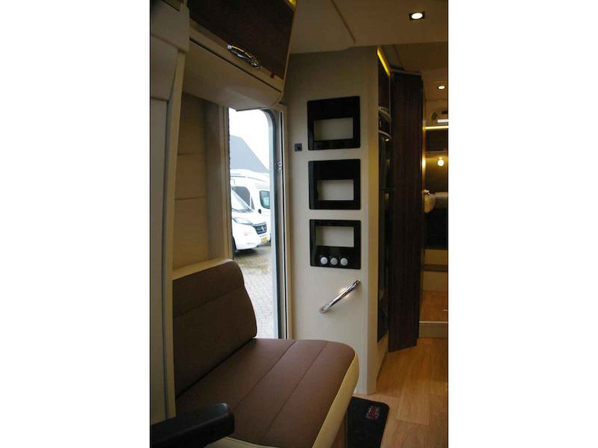 Adria Matrix Platinum 670 SL Enkele bedden, Hefbed. - 16/25