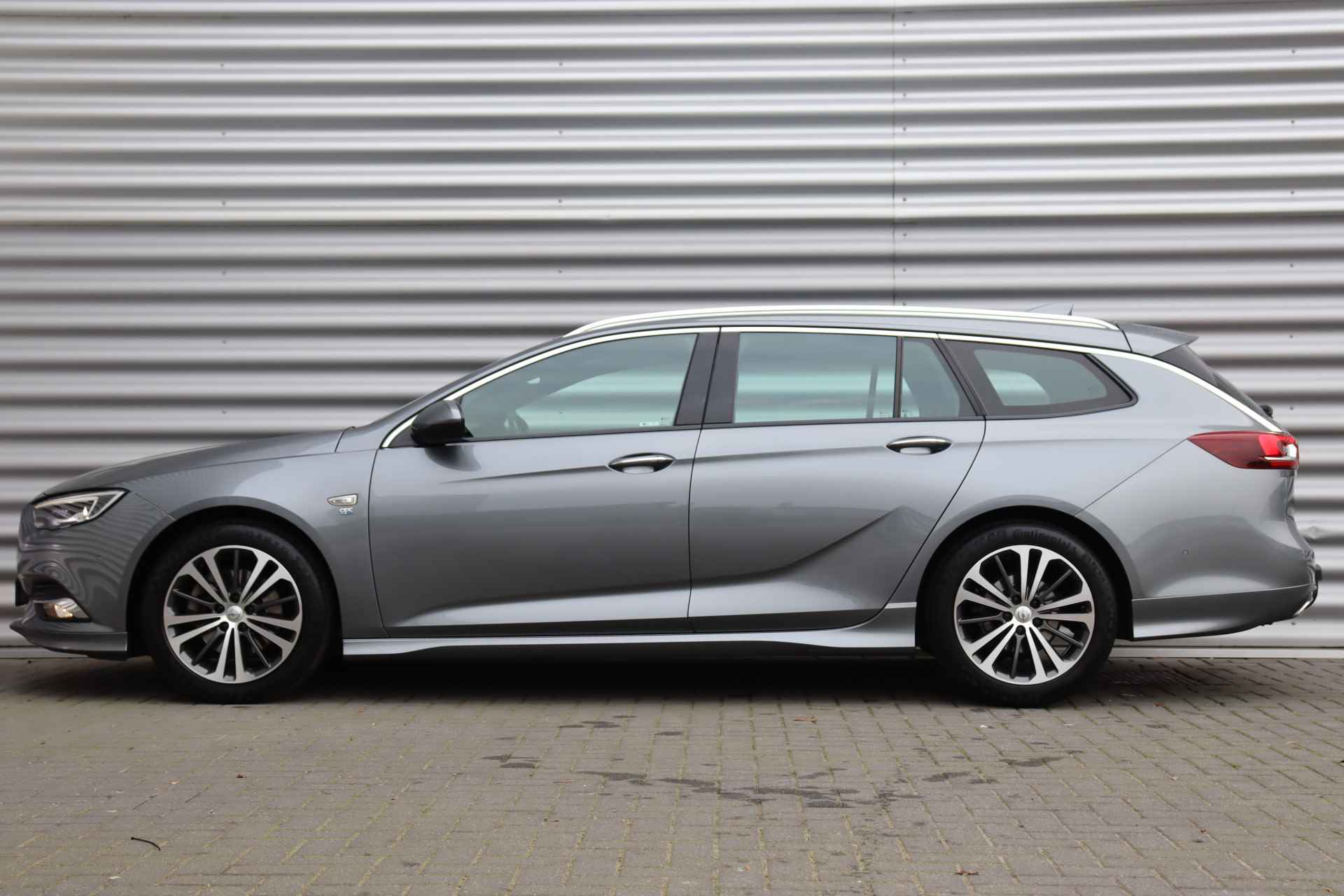 Opel Insignia SPORTS TOURER 1.5 TURBO 165PK INNOVATION+ OPC-LINE / NAVI / LEDER / CLIMA / LED-MATRIX / AGR / PDC / CAMERA / HUD / 18" LMV / KE - 2/48