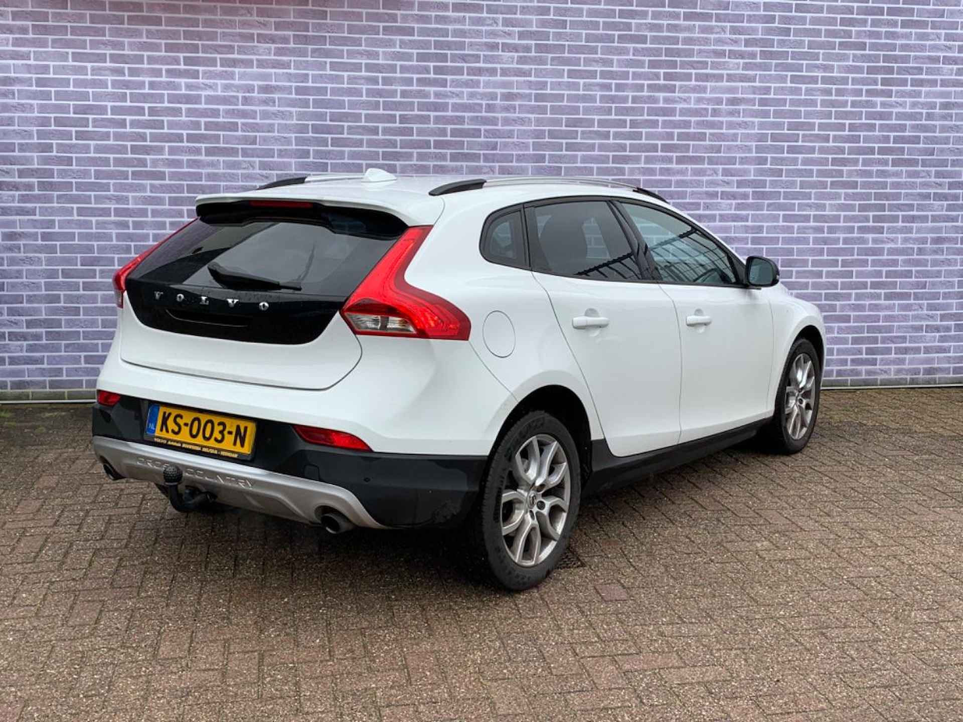 Volvo V40 Cross Country T3 Automaat Nordic+ | Trekhaak | Parkeerverwarming met timer | High Performance audio | Stoelverwarming - 5/6