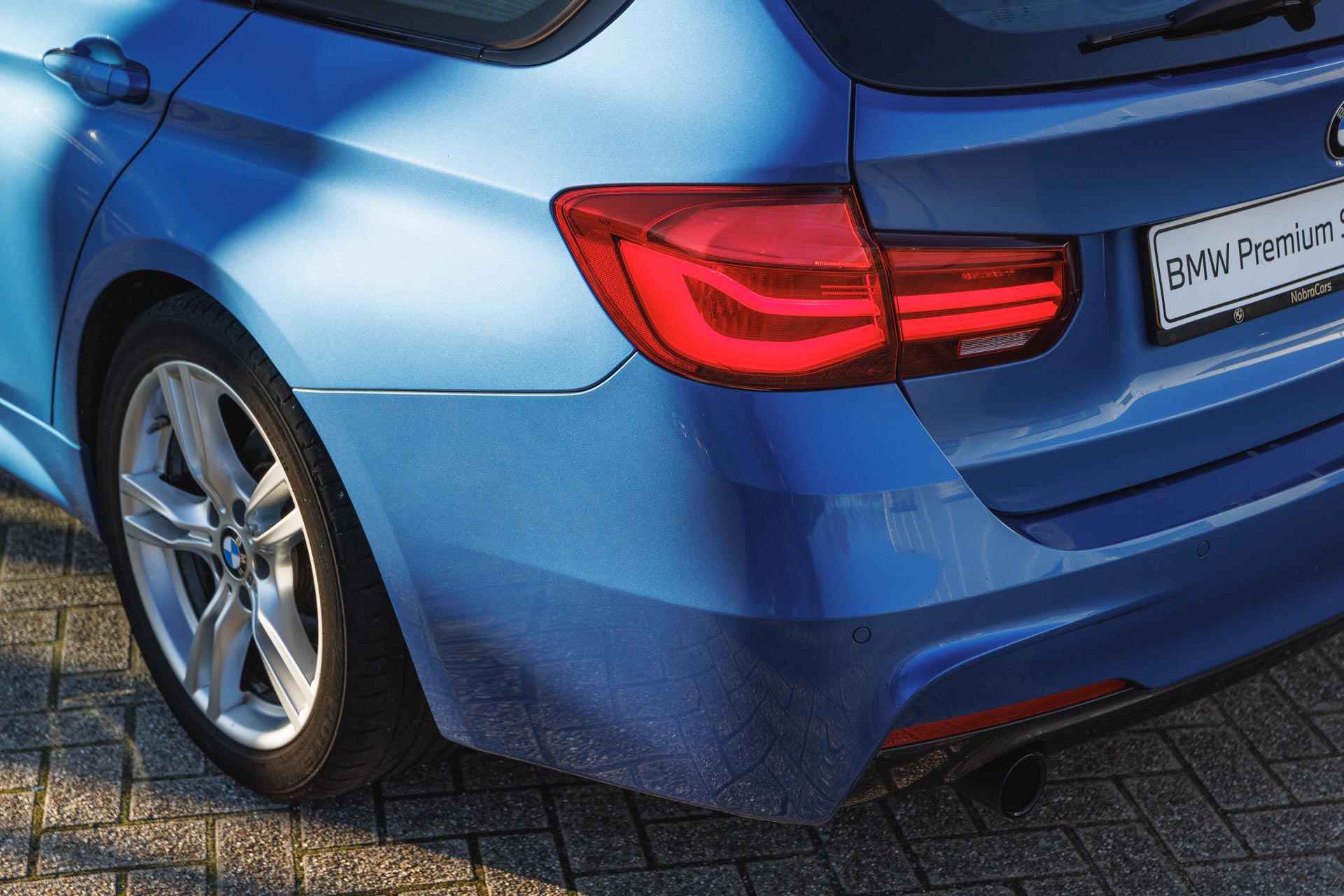 BMW 3 Serie Touring 318i Executive M Sport Automaat / Trekhaak / Sportstoelen / LED / M Sportonderstel / Navigatie Professional / PDC voor + achter - 27/30
