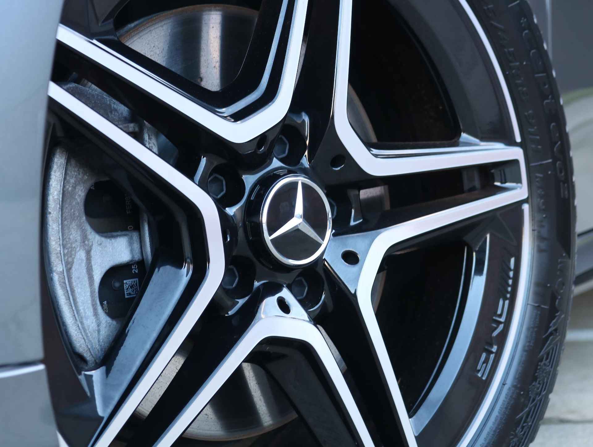 Mercedes-Benz A-Klasse 250 e Plugin Hybrid AMG Line | Night pakket | Sfeerverlichting - 6/22