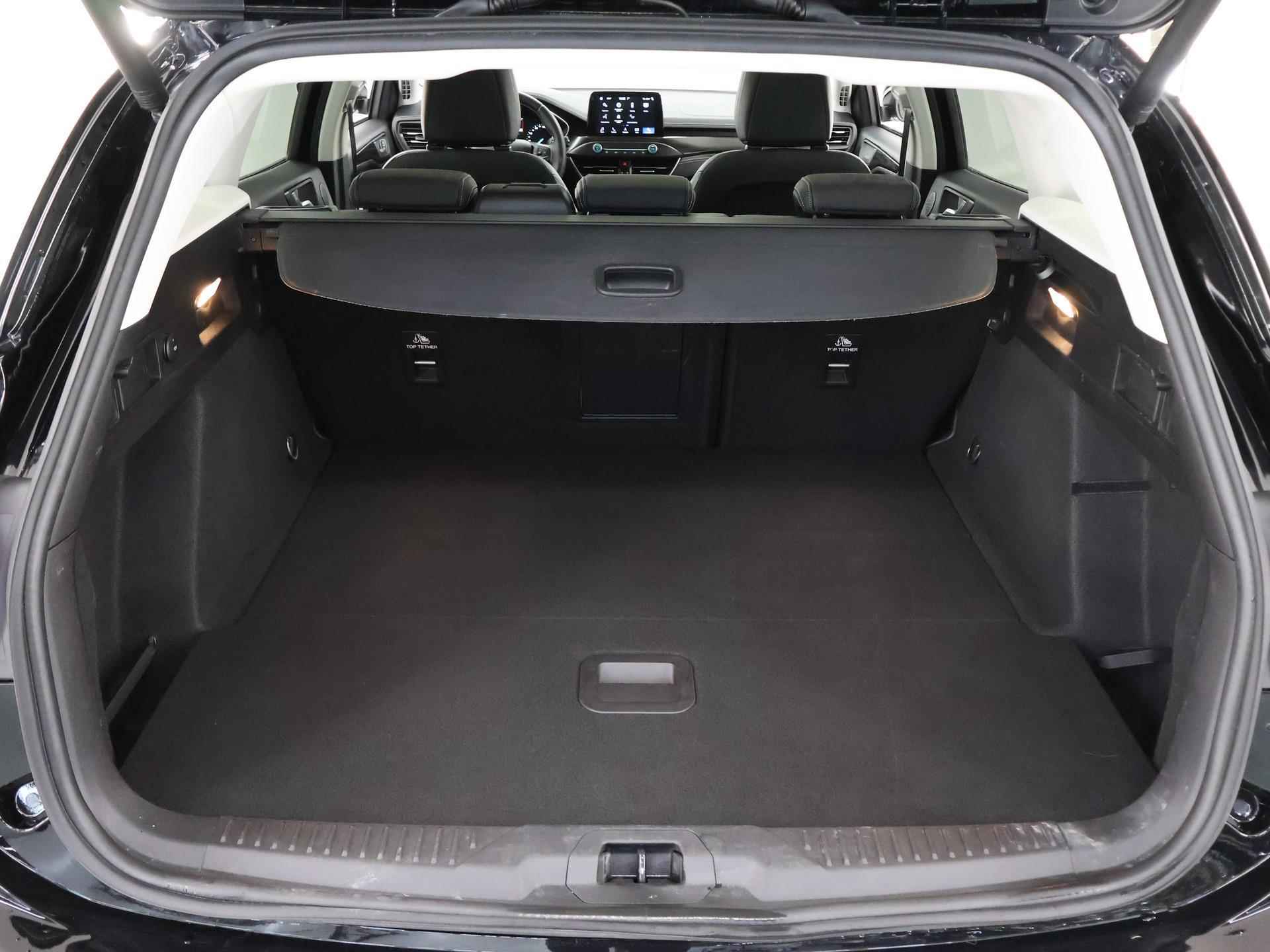Ford Focus Wagon 1.0 EcoBoost Vignale | Panoramadak | Winterpack | LED koplampen | Elekt Achterklep | - 40/44