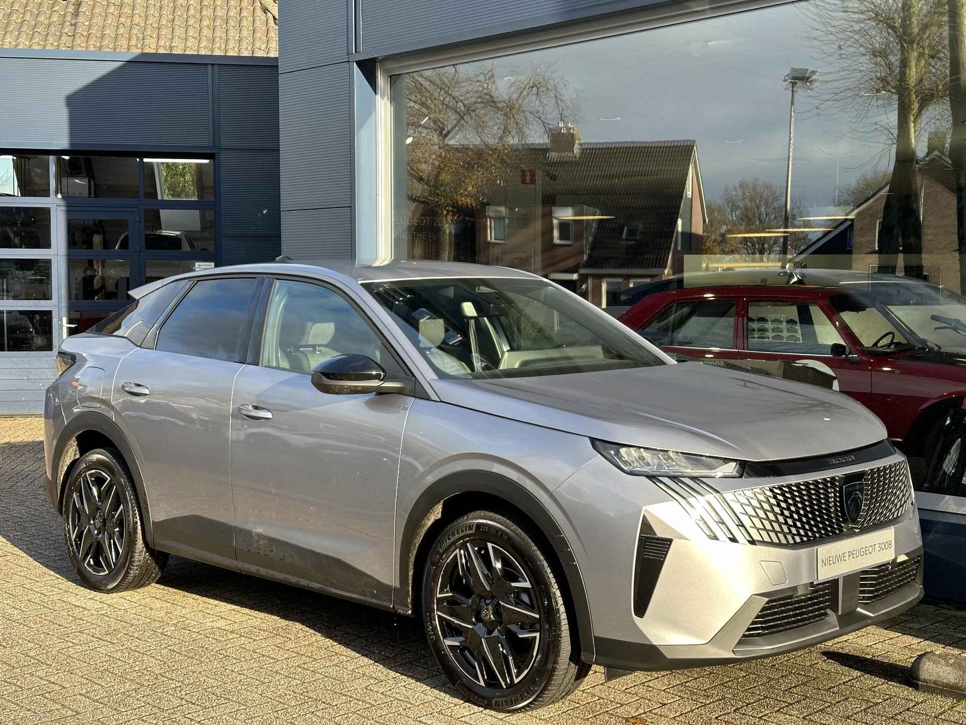 Peugeot 3008 1.2 Hybrid 136 Allure | Nieuwste Model 3008 | Automaat | Panorama Navigatie | Keyless Entry | Climate Control | LED Verlichting | 19 Inch Lichtmetalen Velgen | Camera | Half Lederen bekleding | - 8/52