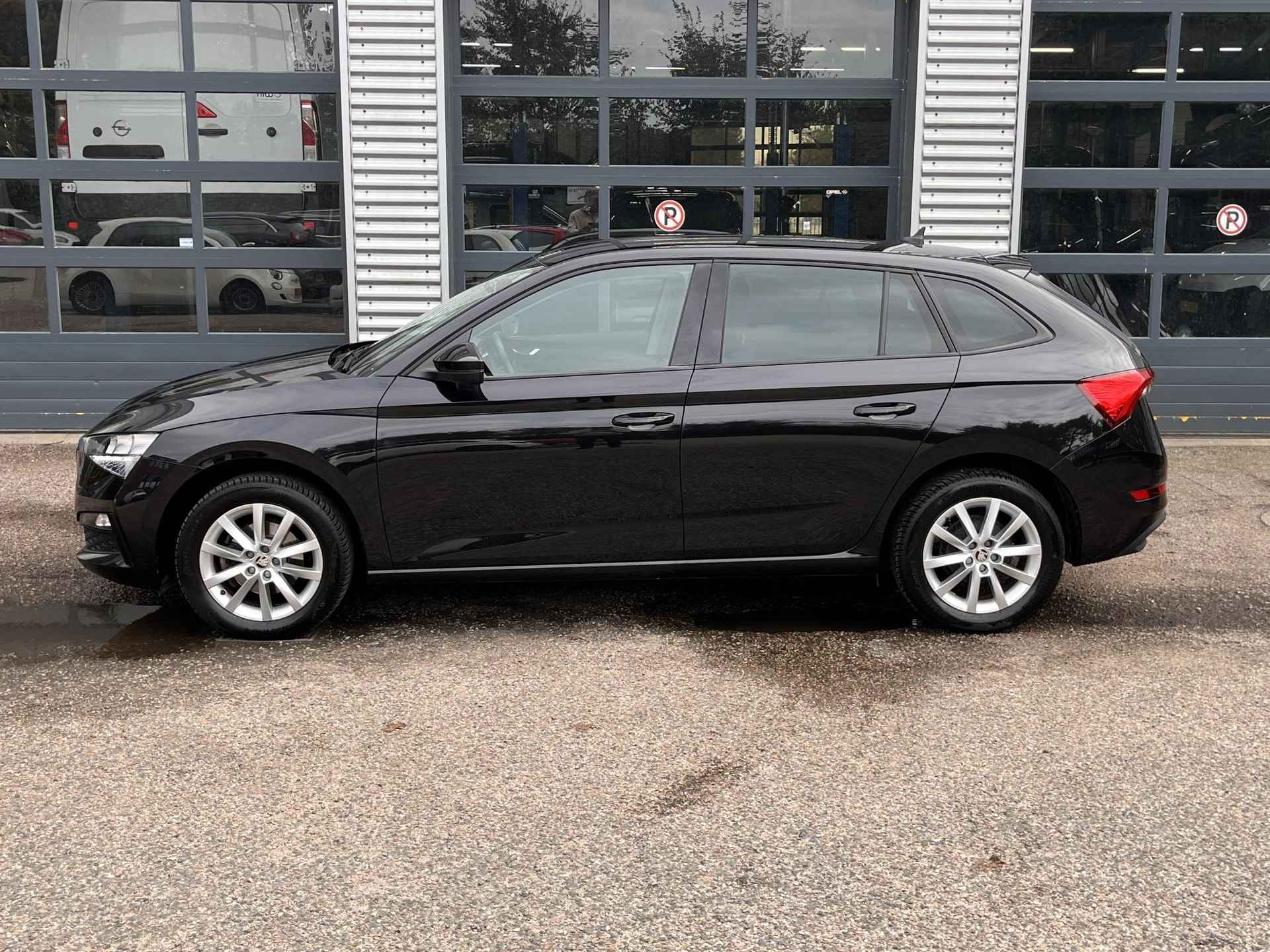 Skoda Scala 1.0 TSI 115PK Ambition | Navigatie via App | Airco |  Cruise control | Apple Carplay / Android Auto | PDC | LMV 16 inch - 6/20