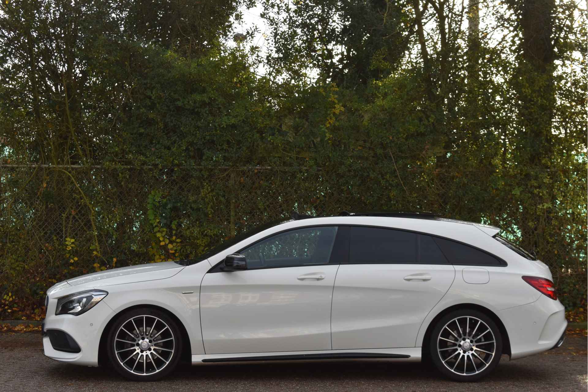 Mercedes-Benz CLA-Klasse Shooting Brake 200 White-Art Edition AMG Night pakket | Open dak | Stoelverwarming | Carplay | Camera | Sfeerverl | Onderh.historie - 4/67